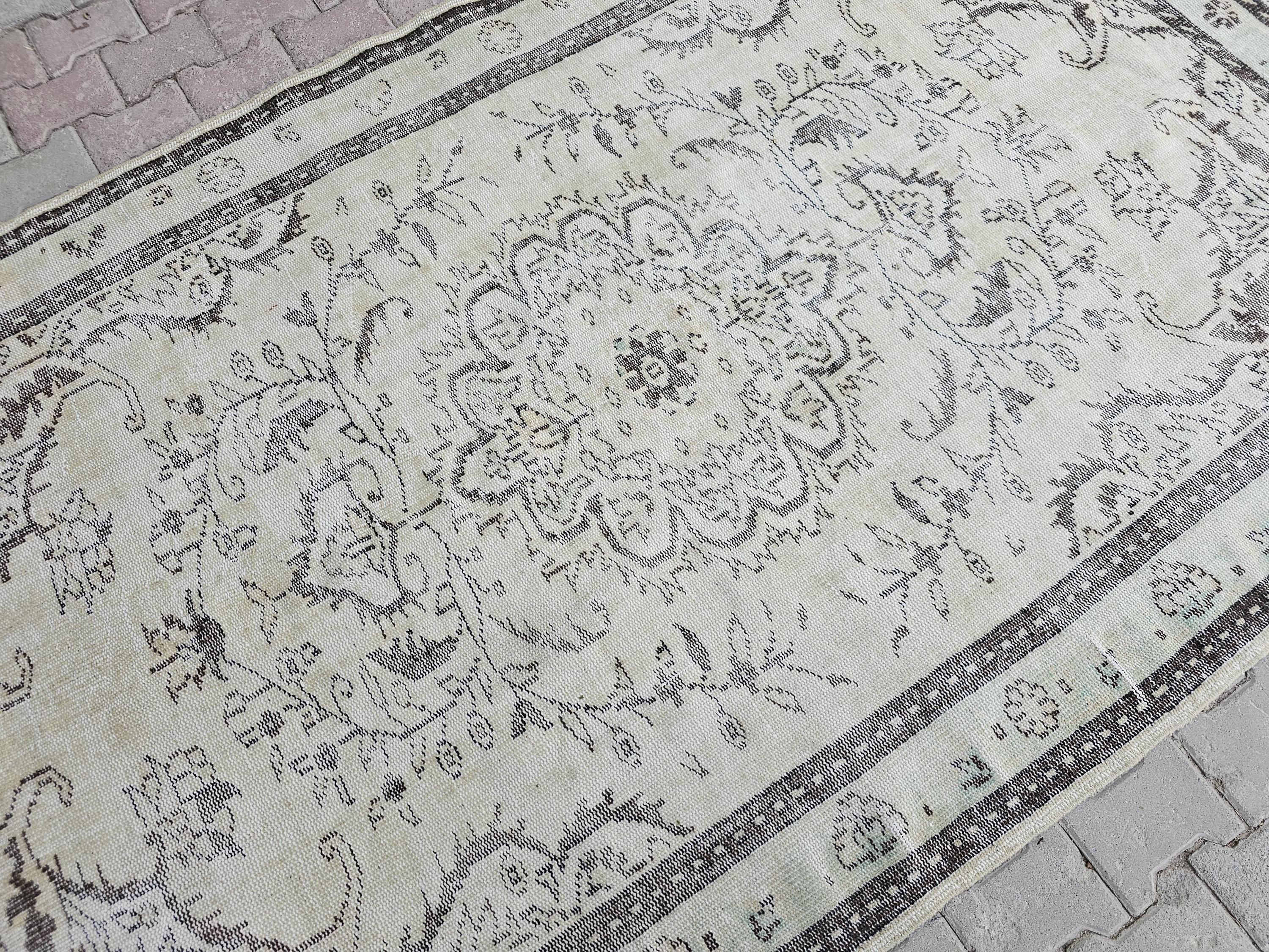 6x9 Neutral Oushak Rug: Vintage Turkish Wool Area Rug