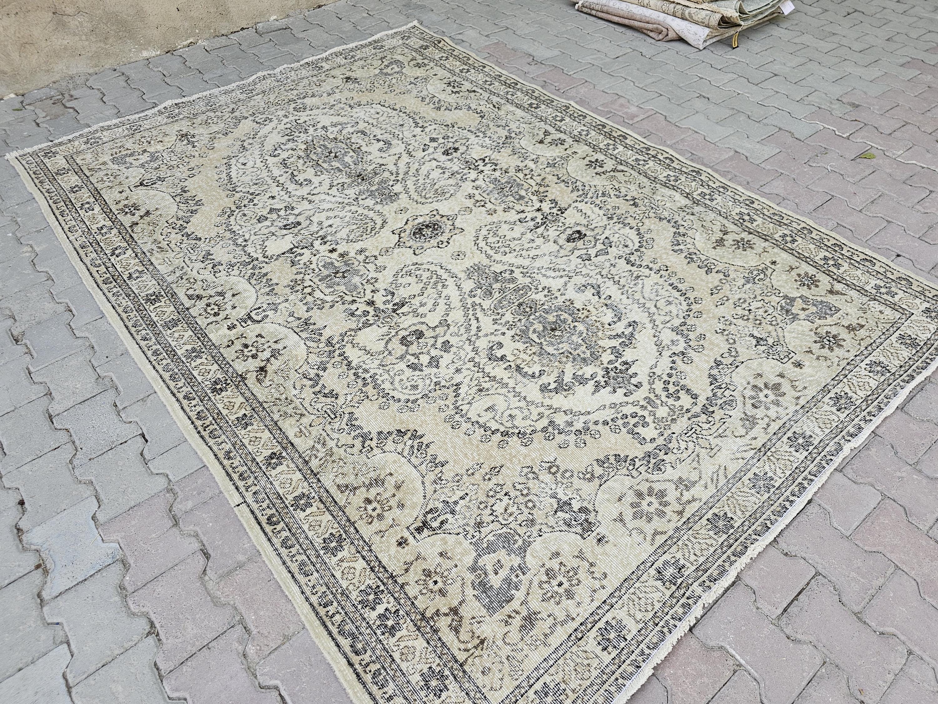 Vintage Turkish Oushak Rug 6x9: Hand-Knotted Wool, Neutral Bohemian Carpet