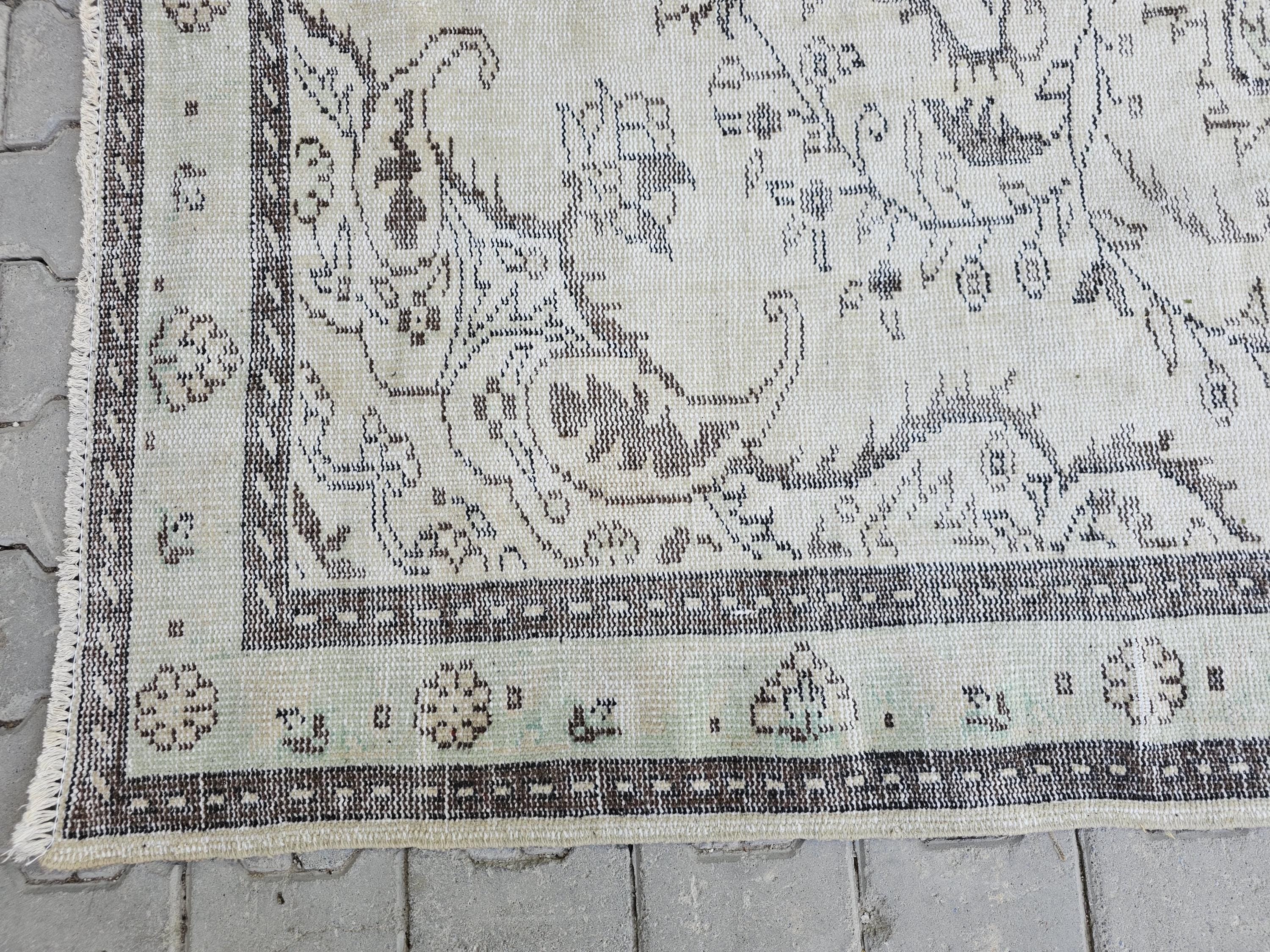 6x9 Neutral Oushak Rug: Vintage Turkish Wool Area Rug