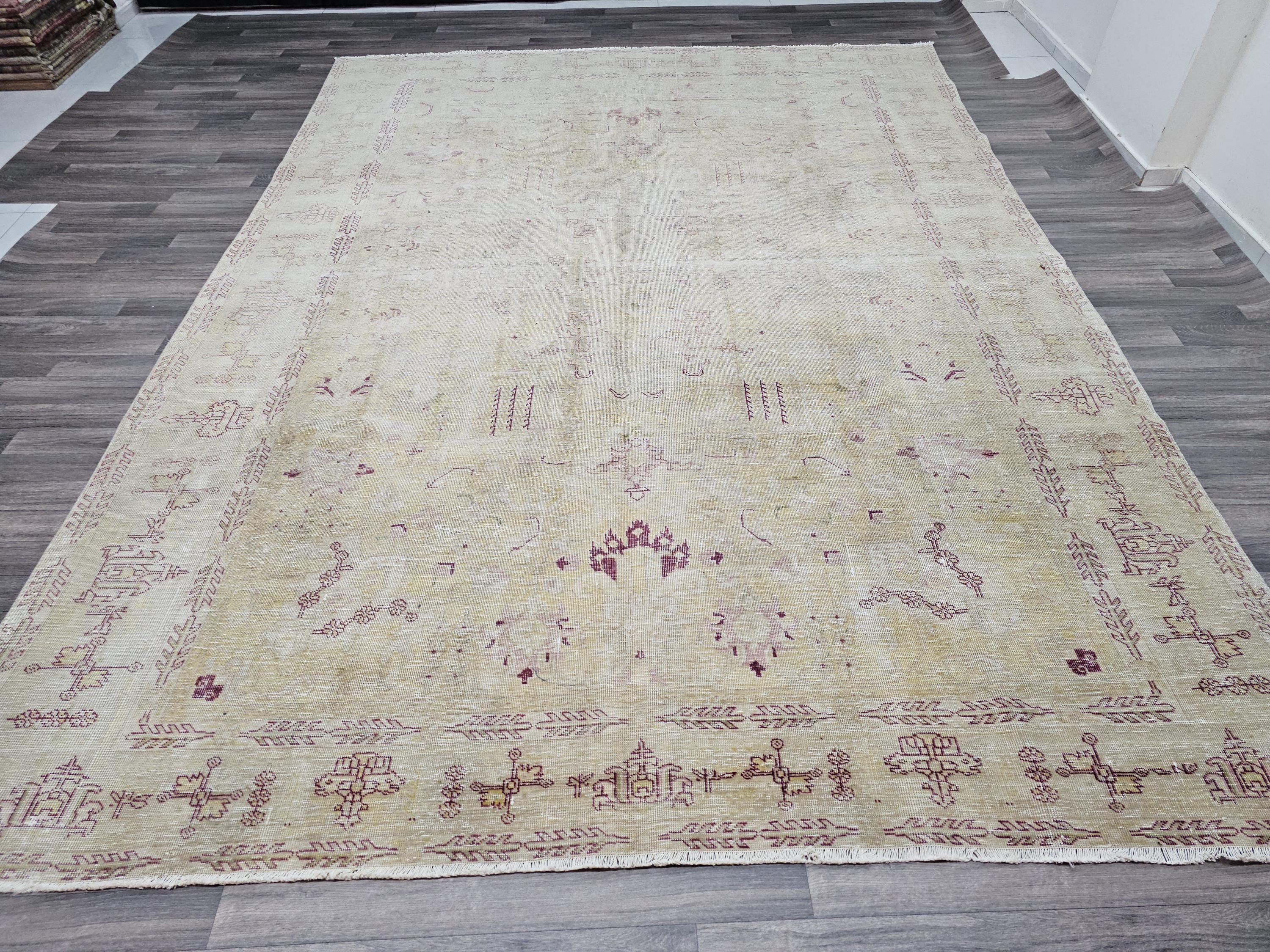 Hand Knotted 9x12 Wool Heriz Rug: Neutral Beige Brown Persian Carpet