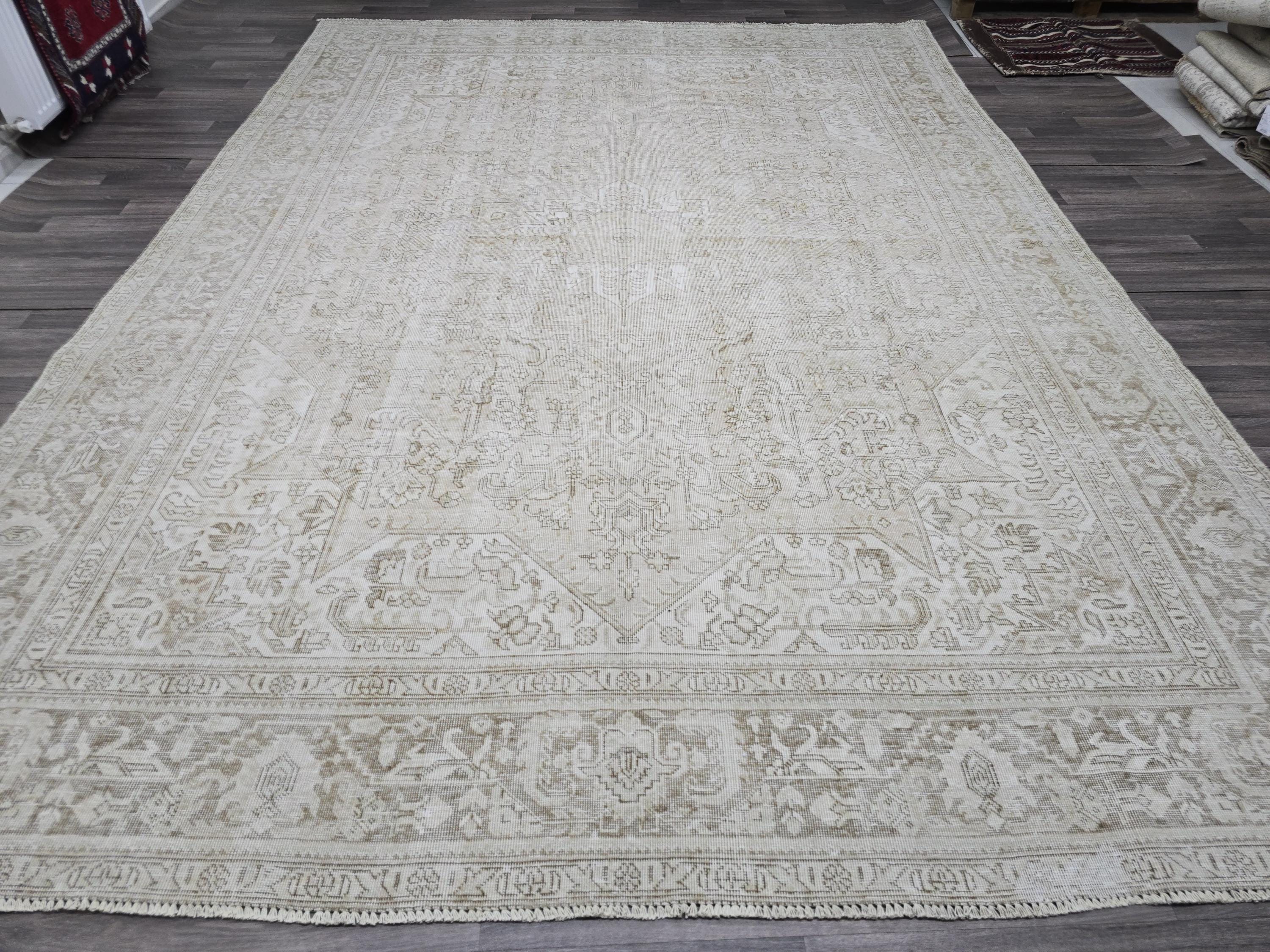 Oversized Neutral Oushak Rug: Vintage Turkish Wool Carpet (9.20x12.50 ft)