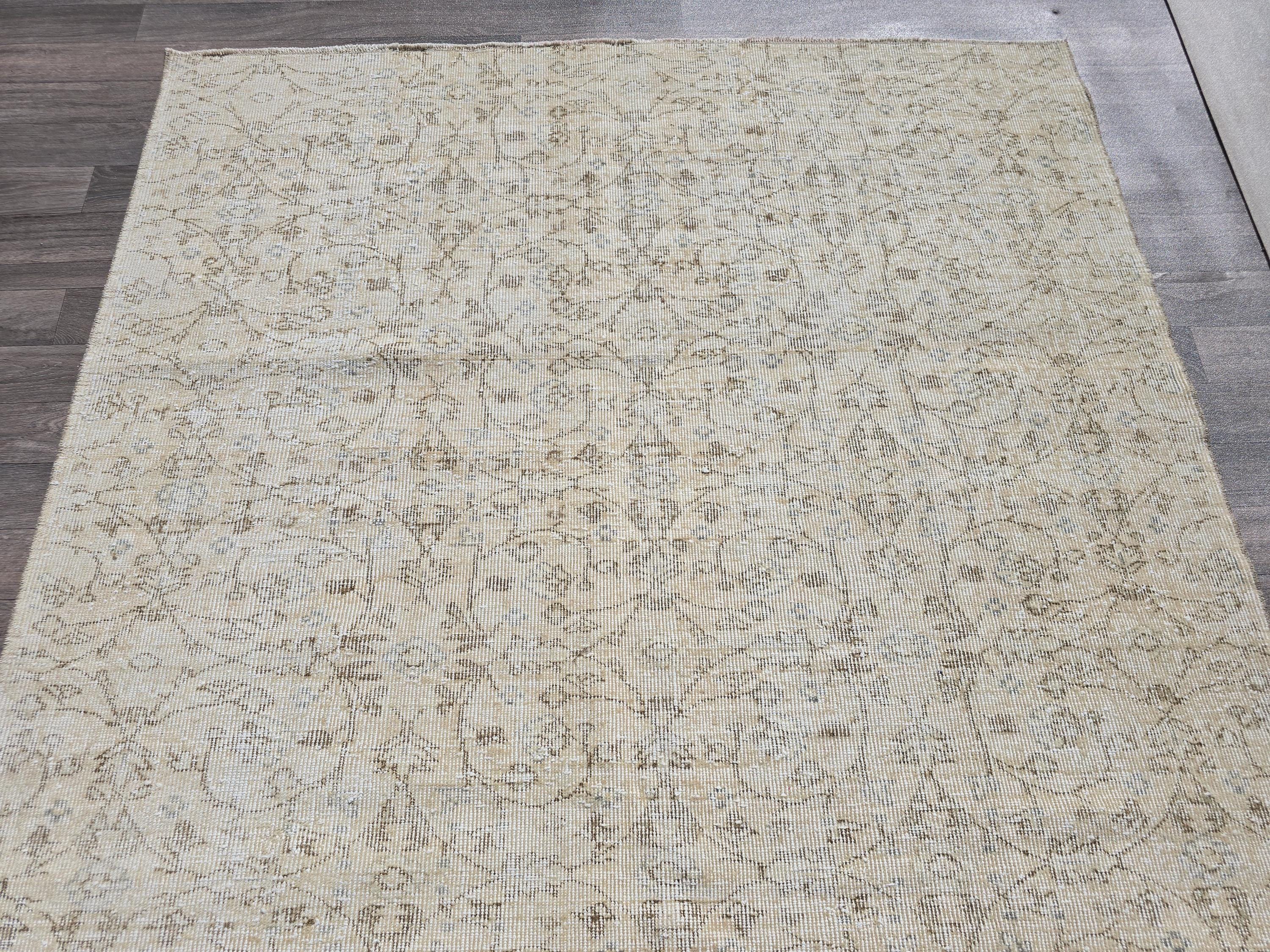 Vintage Hand-Knotted Wool Oushak Rug: 5.40 x 8.75 ft Cream Oriental Carpet