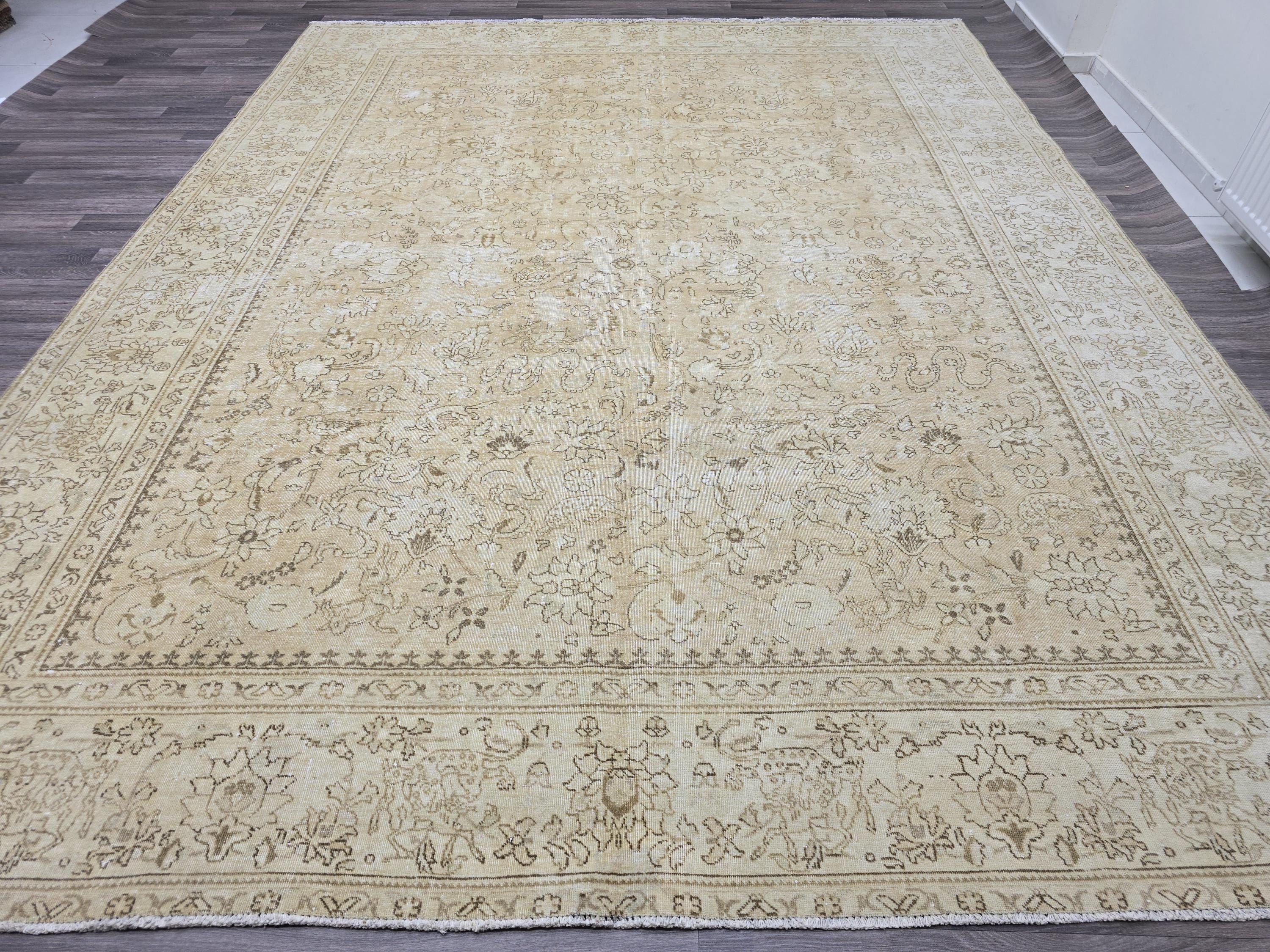 Oversize Oushak Rug: 9.70x12.25 ft, Hand-Knotted Wool, Neutral Farmhouse Decor