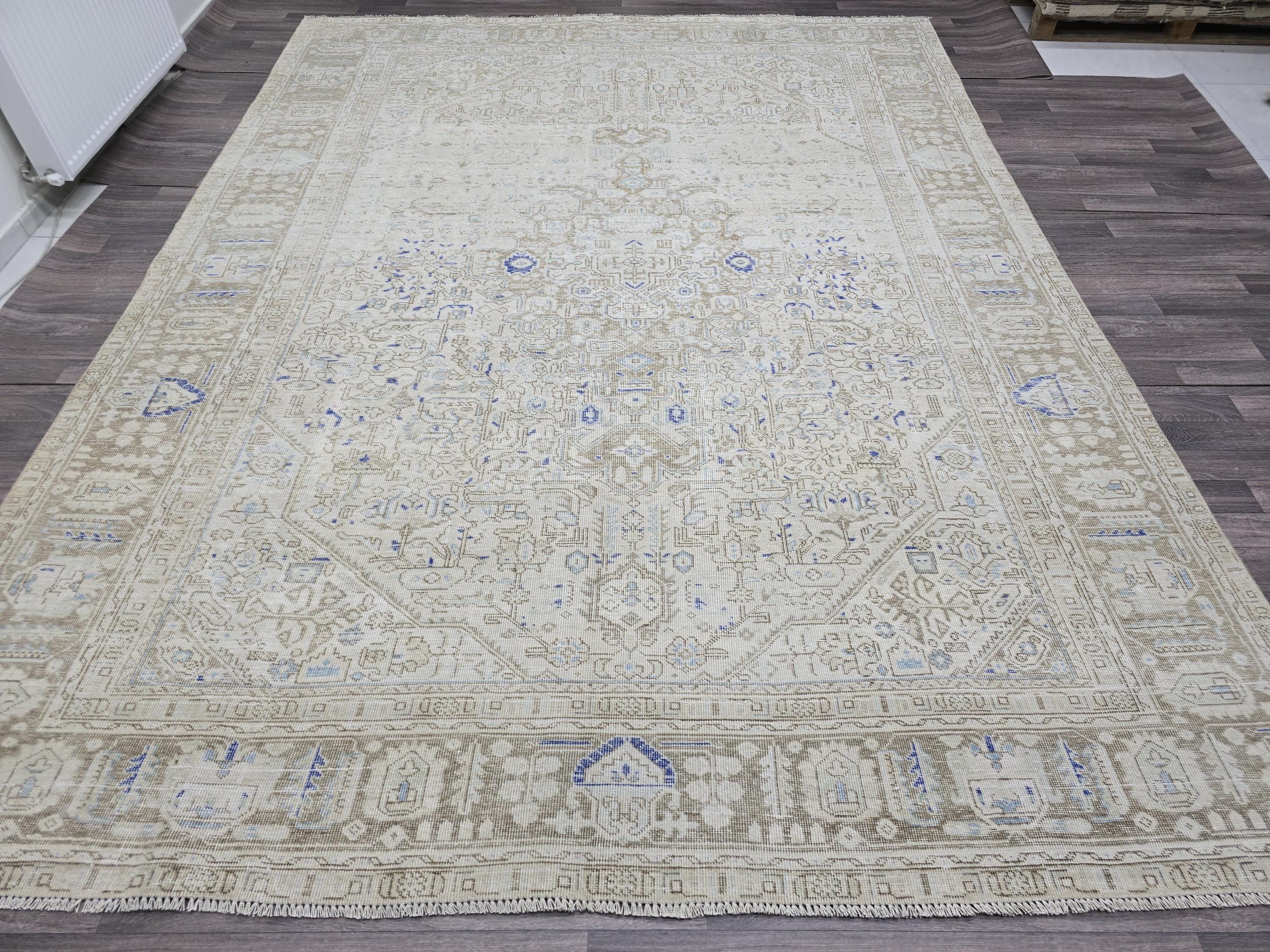Vintage Turkish Oushak Rug 9x12: Hand-Knotted Wool, Beige & Blue