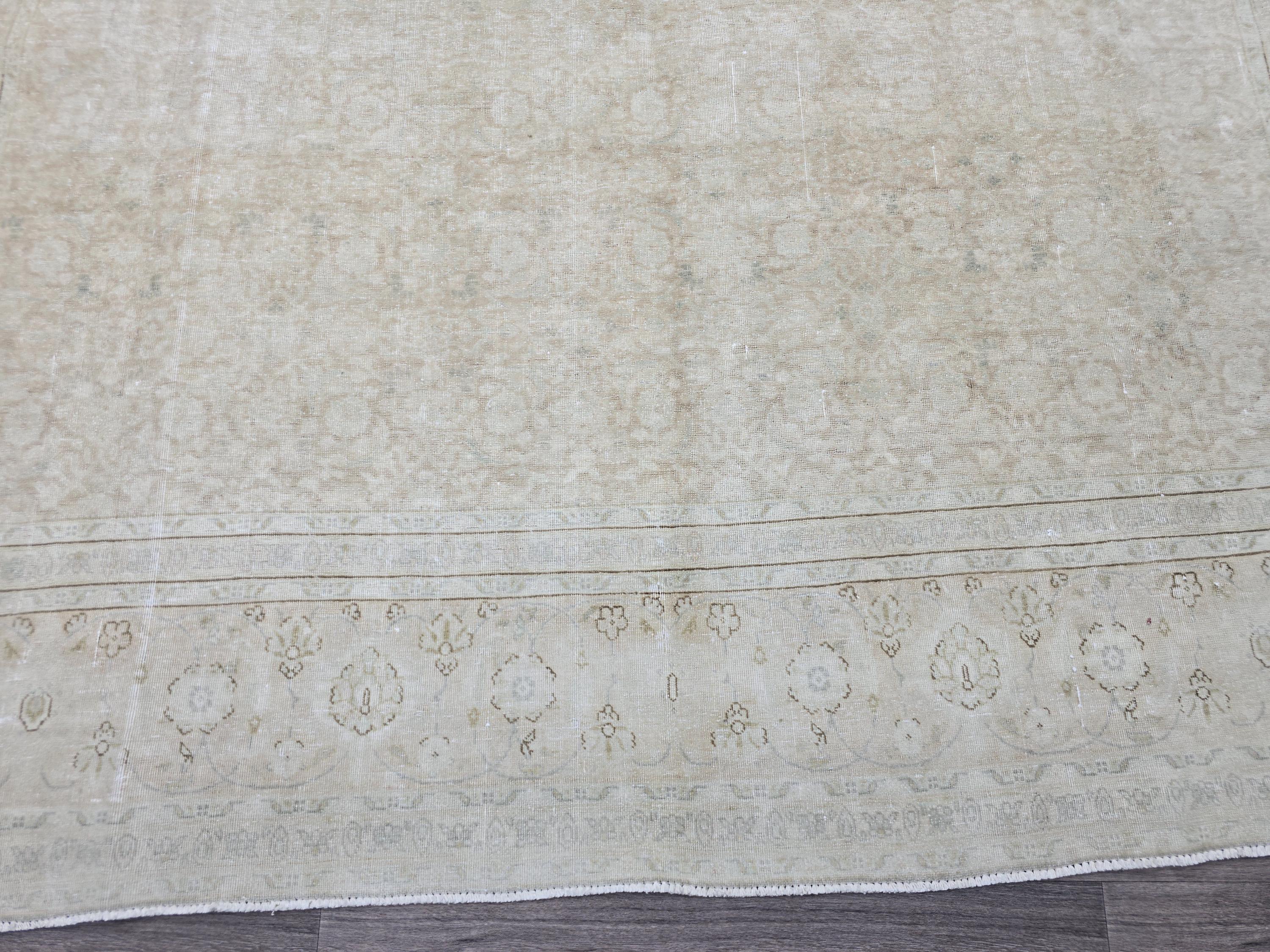 Large Cream Beige Oushak Rug: Vintage Style Turkish Carpet (8.90x12.90 ft)