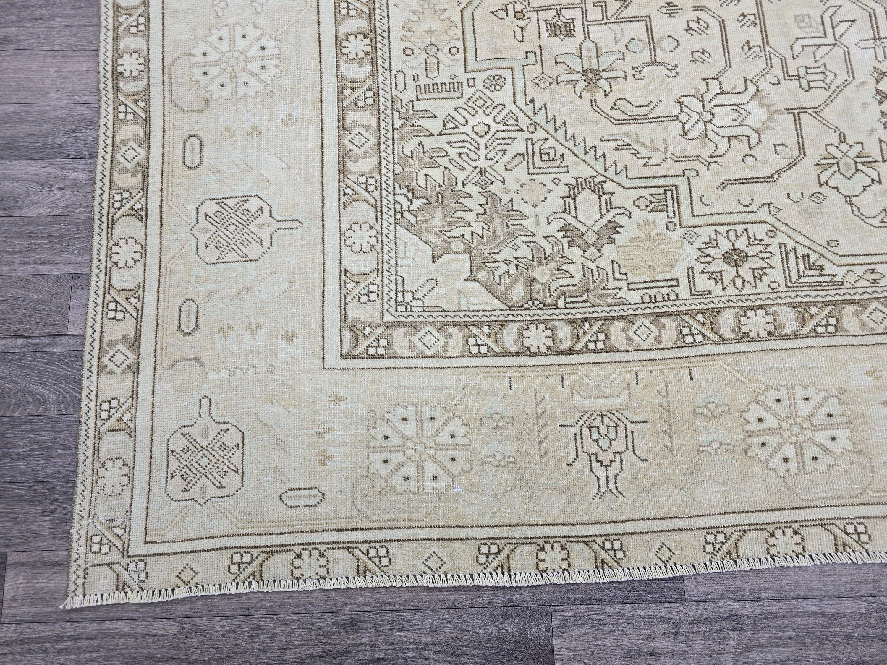 Large Vintage Turkish Oushak Rug: Handwoven Wool, Beige Geometric Medallion (9.7 x 12.25 ft)