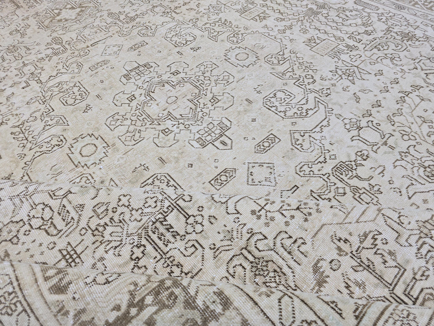 Handwoven Oushak Rug 9x12: Vintage Anatolian Wool Rug