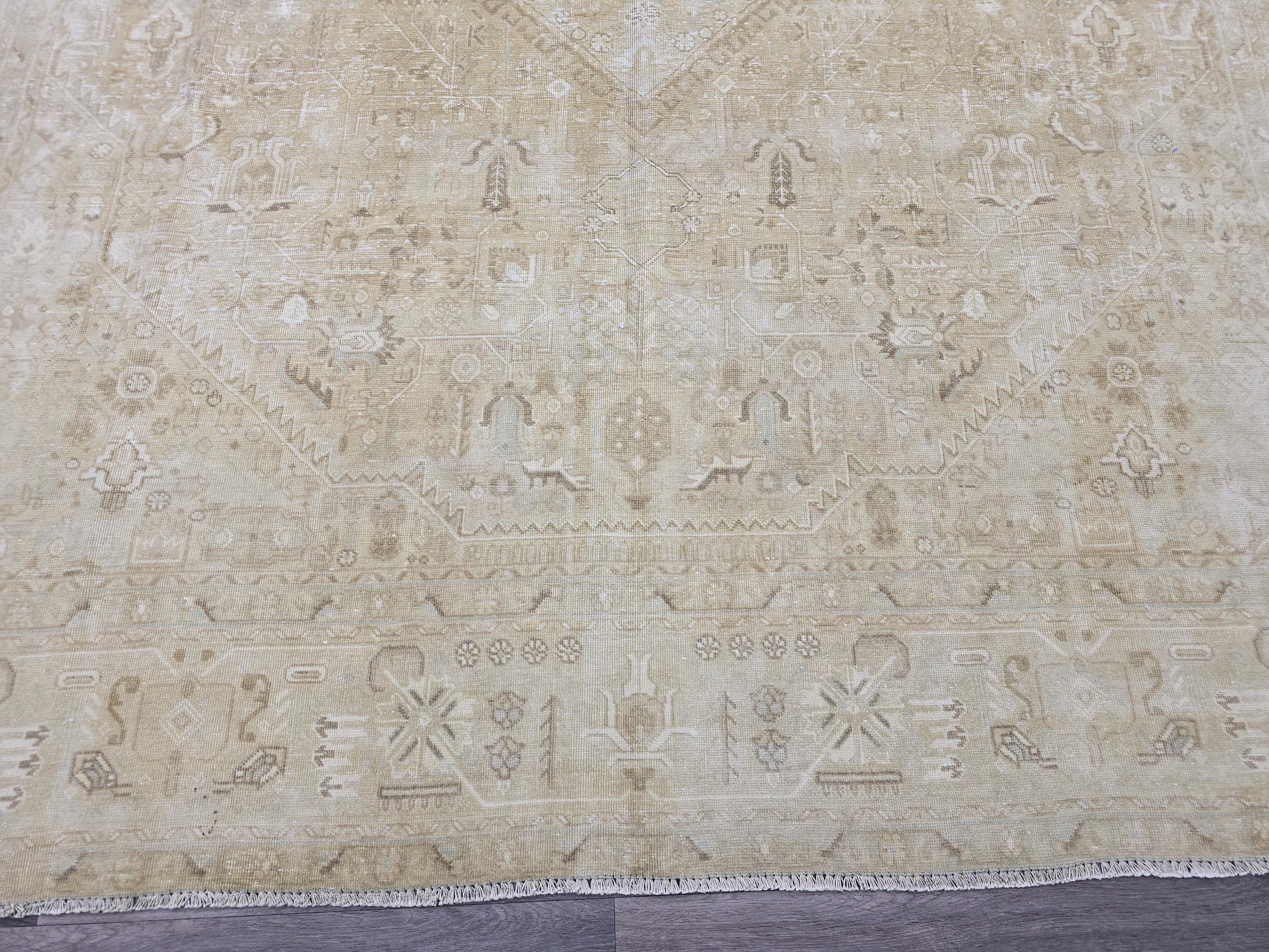 9x12 Heriz Wool Rug: Neutral Antique Oriental Geometric Rug