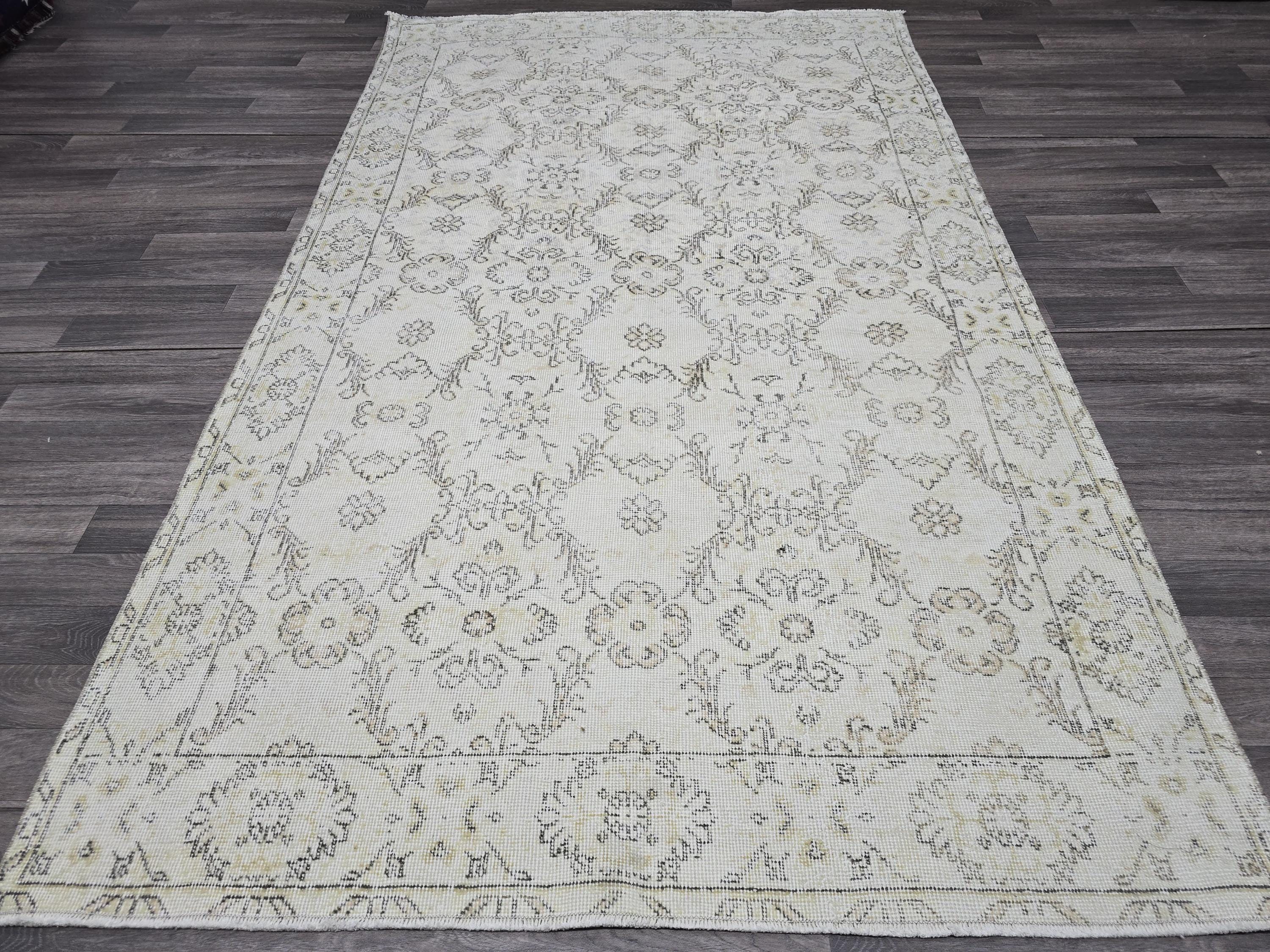 Vintage Turkish Oushak Rug 5x8: Handwoven Cream Floral Medallion