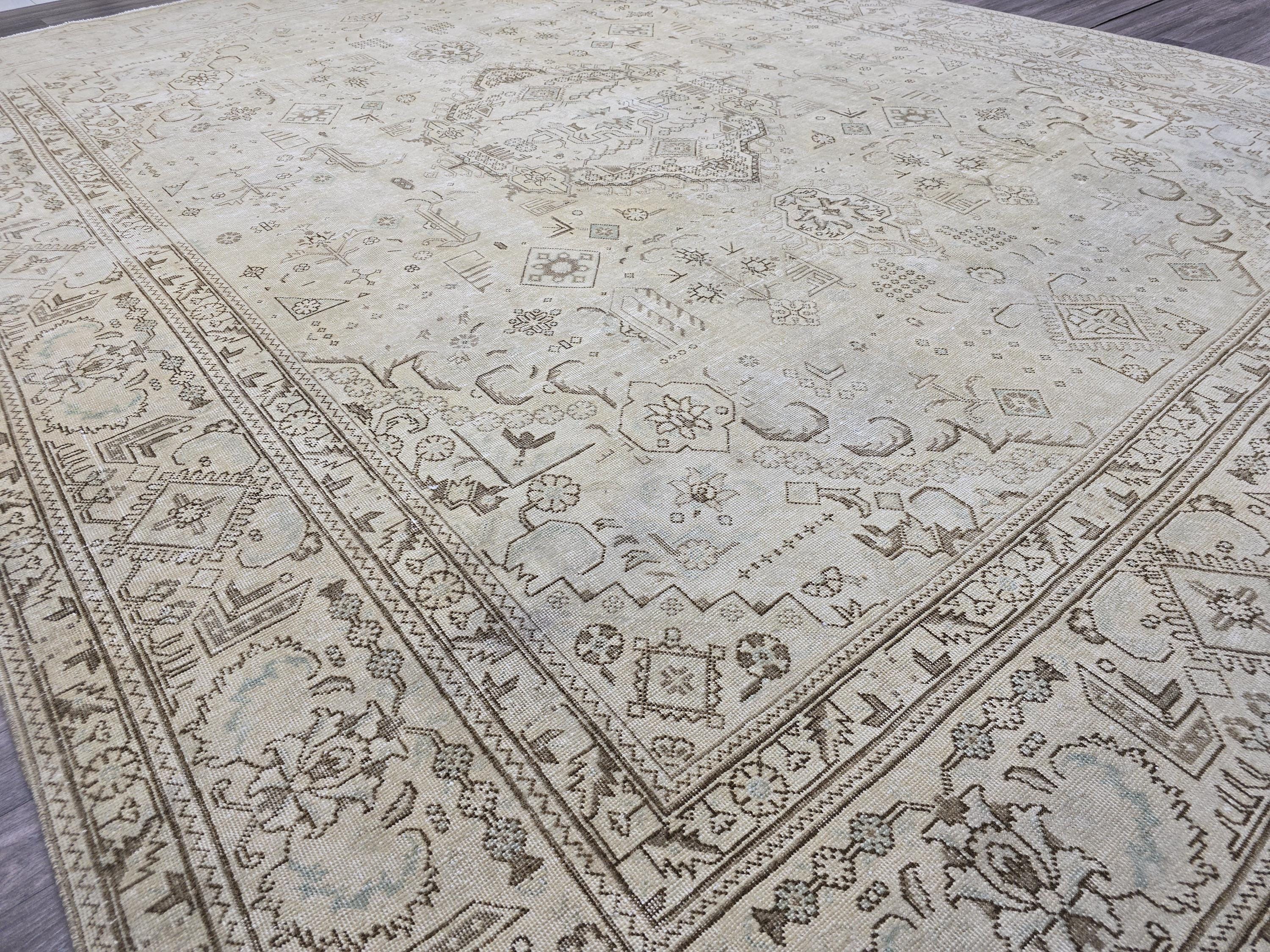 Vintage Oushak Rug: Large Neutral Beige Turkish Area Rug (9'7" x 12'5")