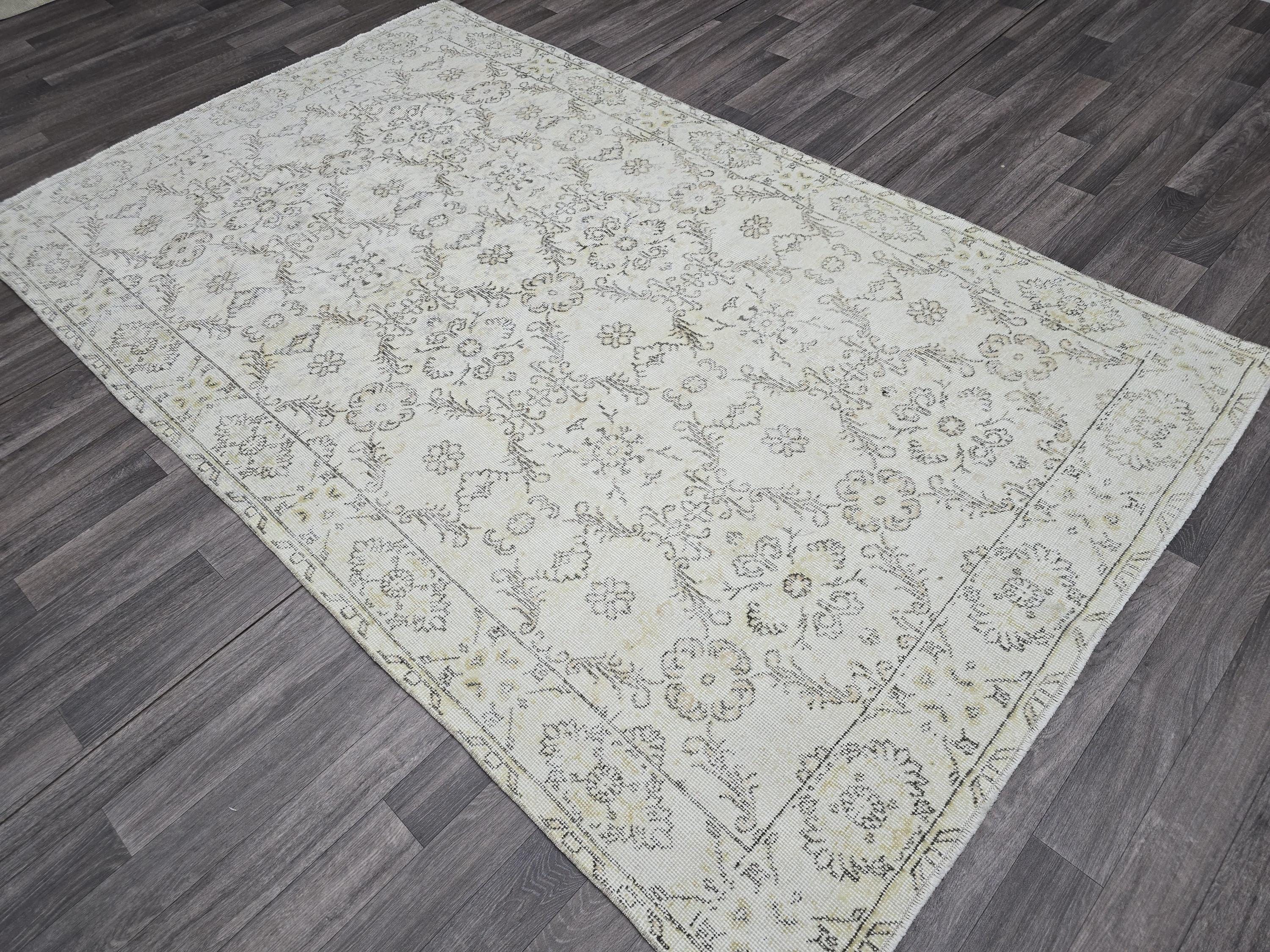 Vintage Turkish Oushak Rug 5x8: Handwoven Cream Floral Medallion