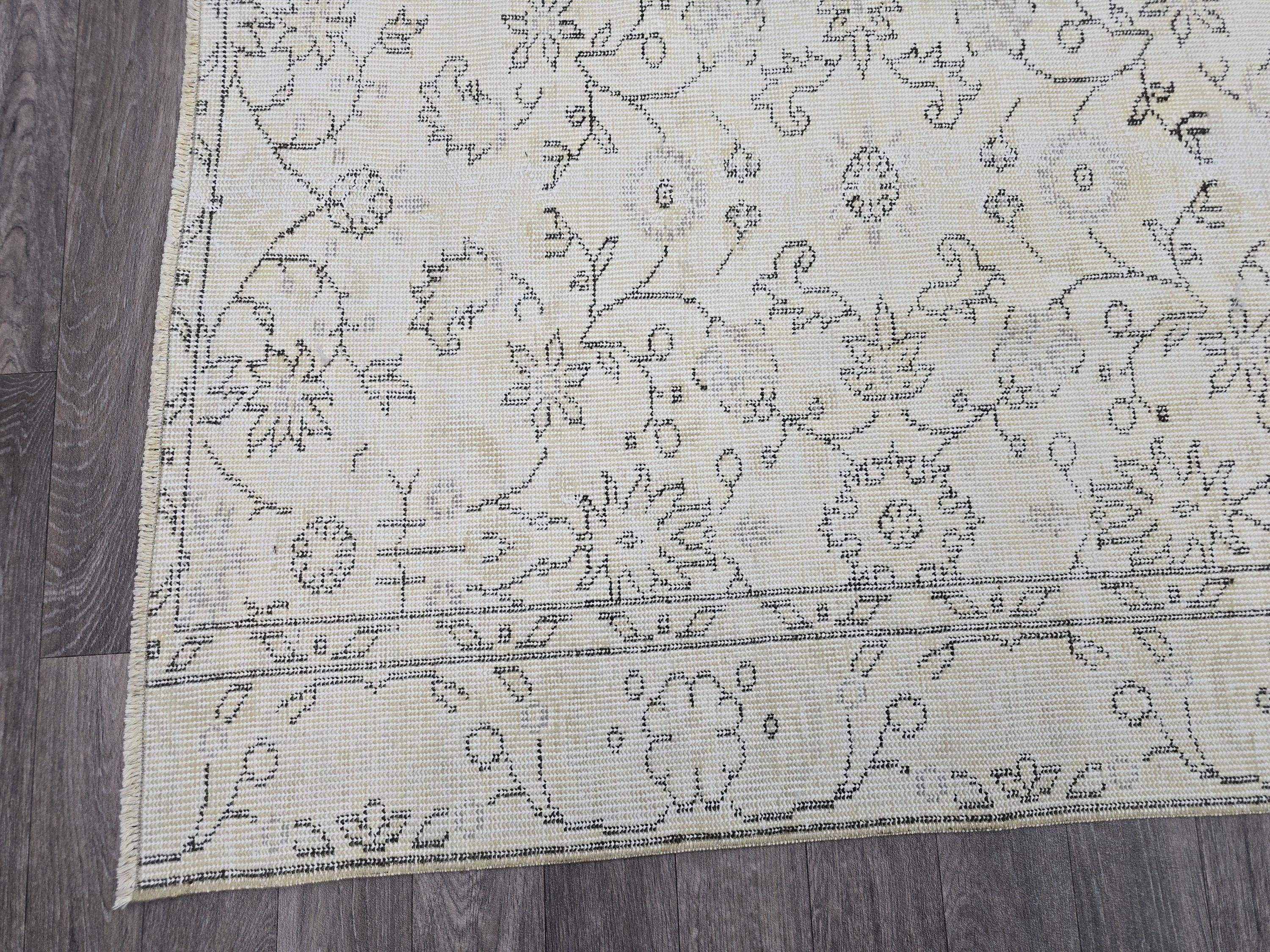 6x9 Vintage Distressed Persian Area Rug with Faded Floral Pattern in Cream and Gray