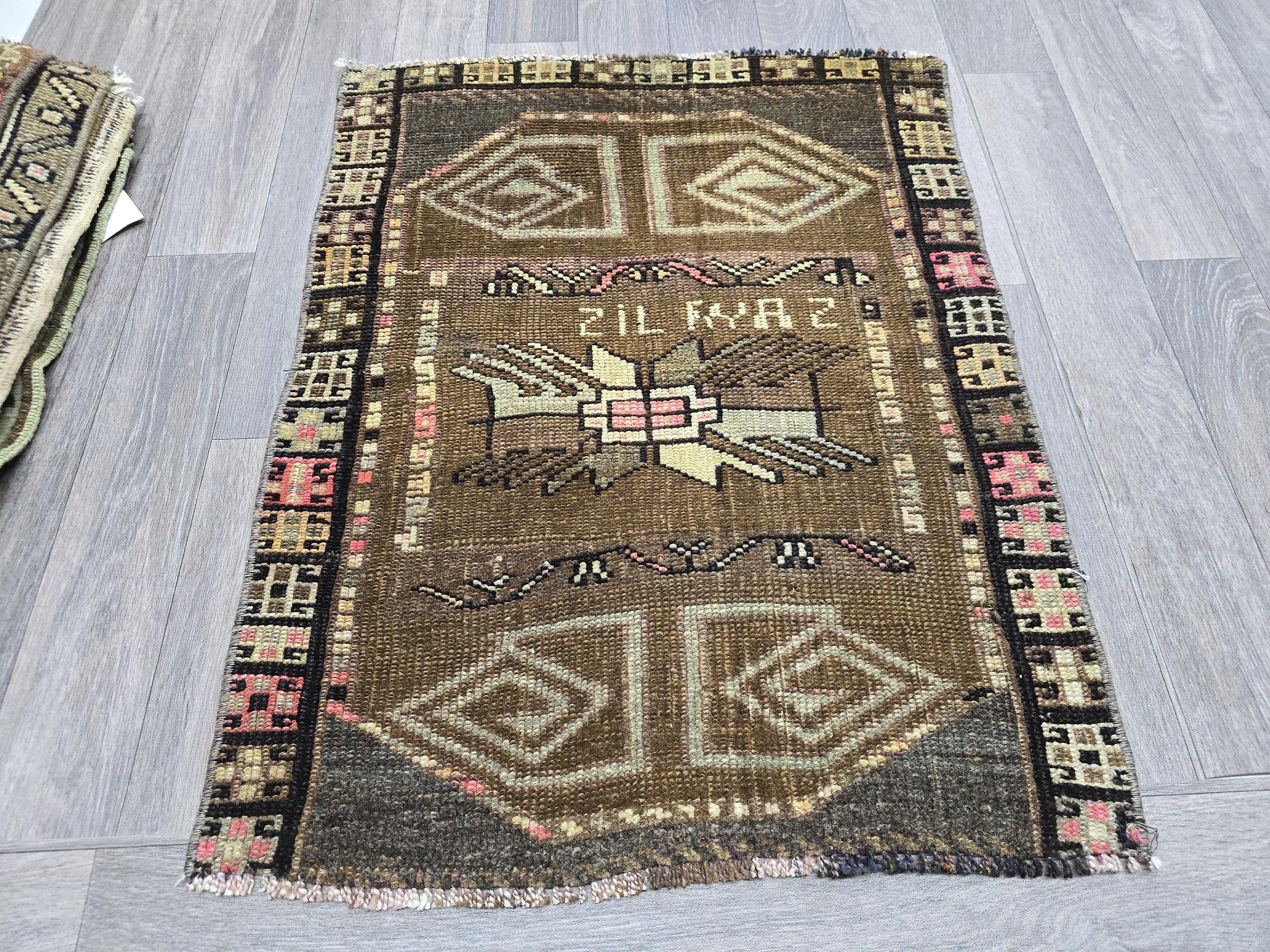 Vintage Turkish Door Mat: Handwoven Geometric Entry Rug (60x82cm)