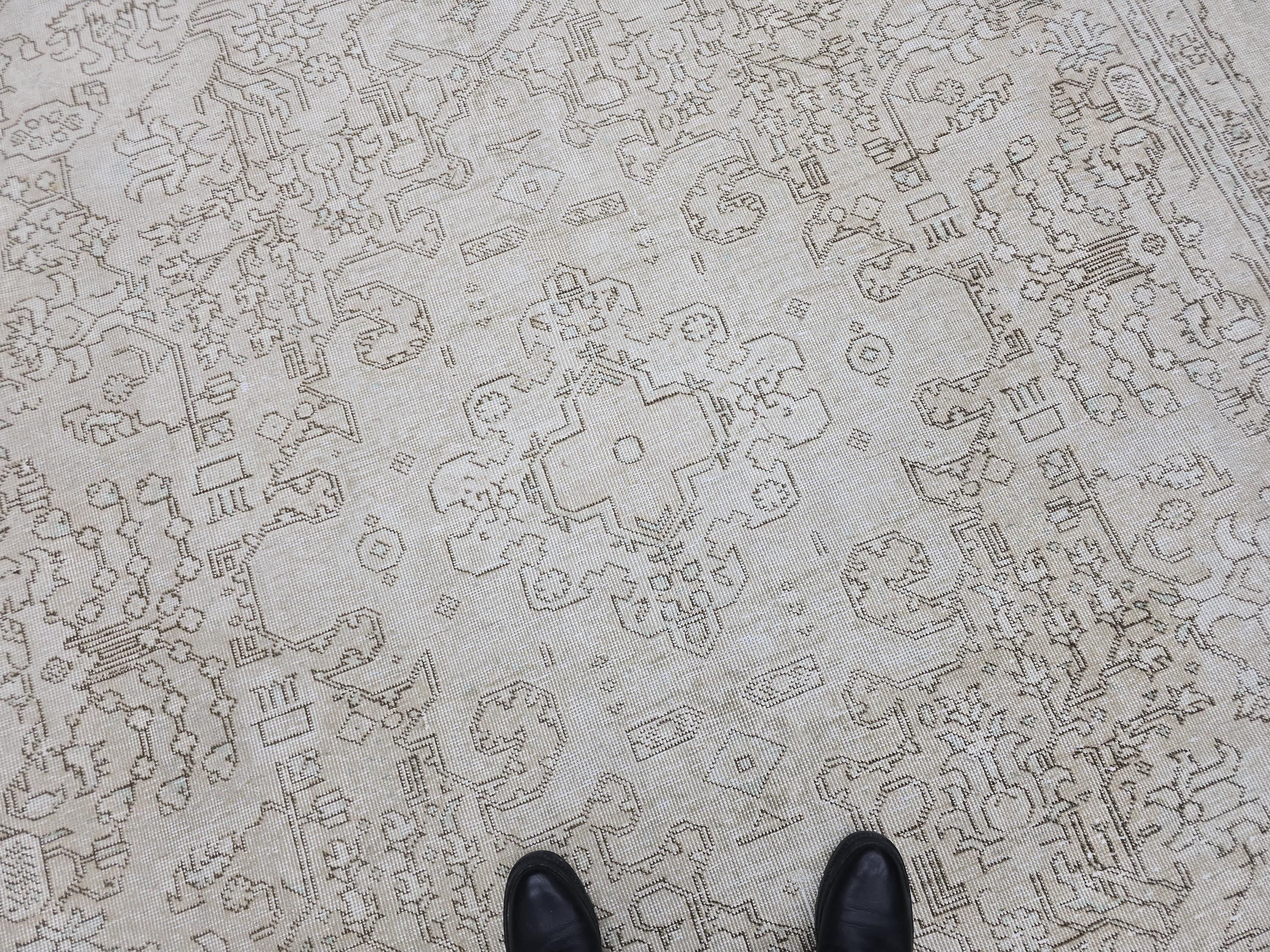 Oversized Vintage Turkish Wool Rug 9'6" x 12'3": Neutral Hand-Knotted Oushak