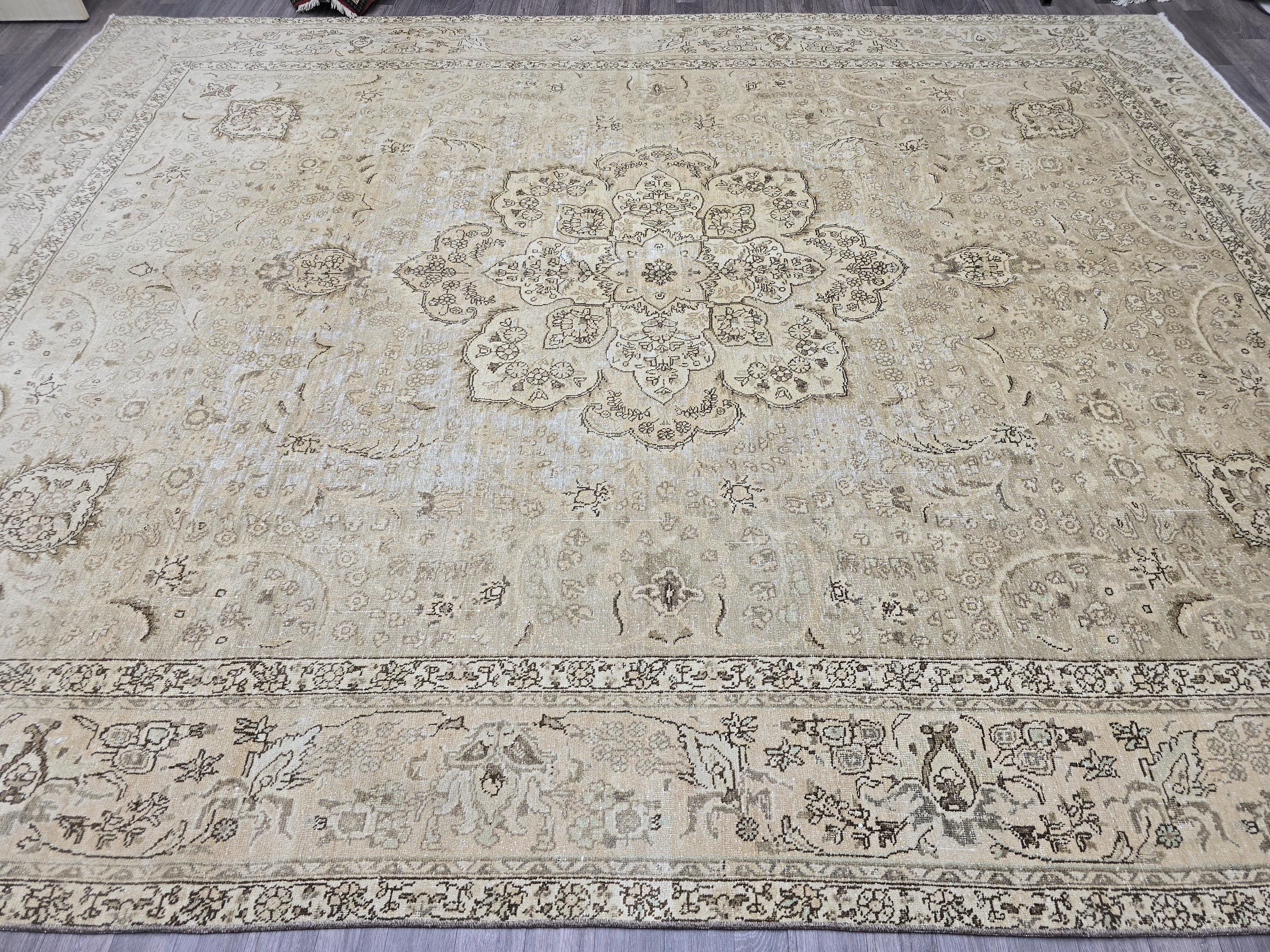 Oversize Oushak Wool Rug 10x13: Vintage Turkish Area Rug