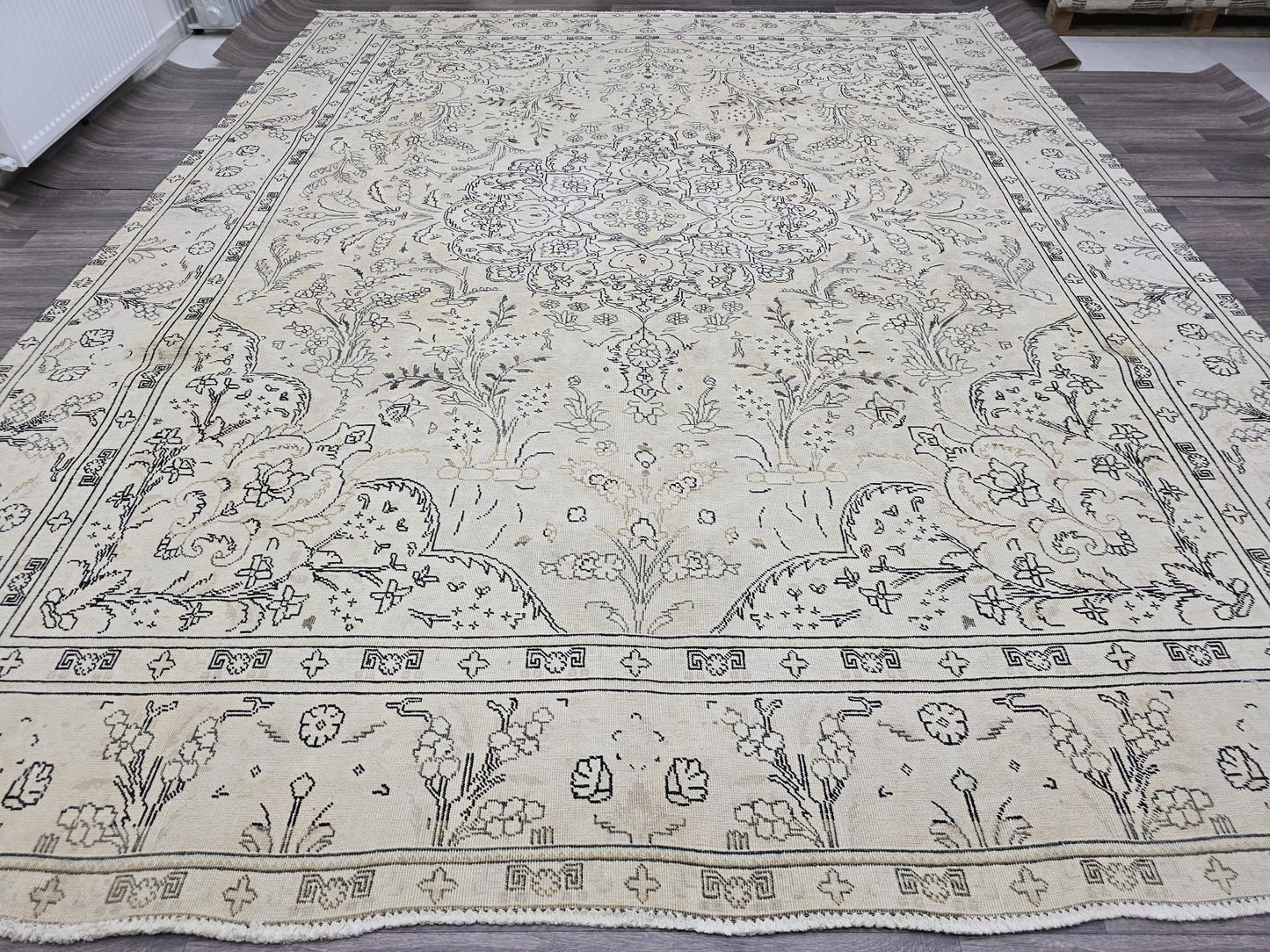 Vintage Rug 10x12 - Oversize Muted Vintage Cream Turkish Area Rug - Neutral Oriental Carpet