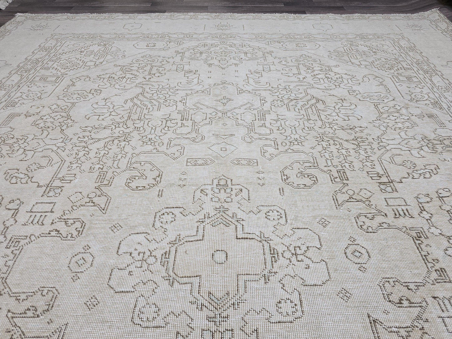 Vintage Cream Oushak Rug 9x12: Handmade Turkish Wool Area Rug