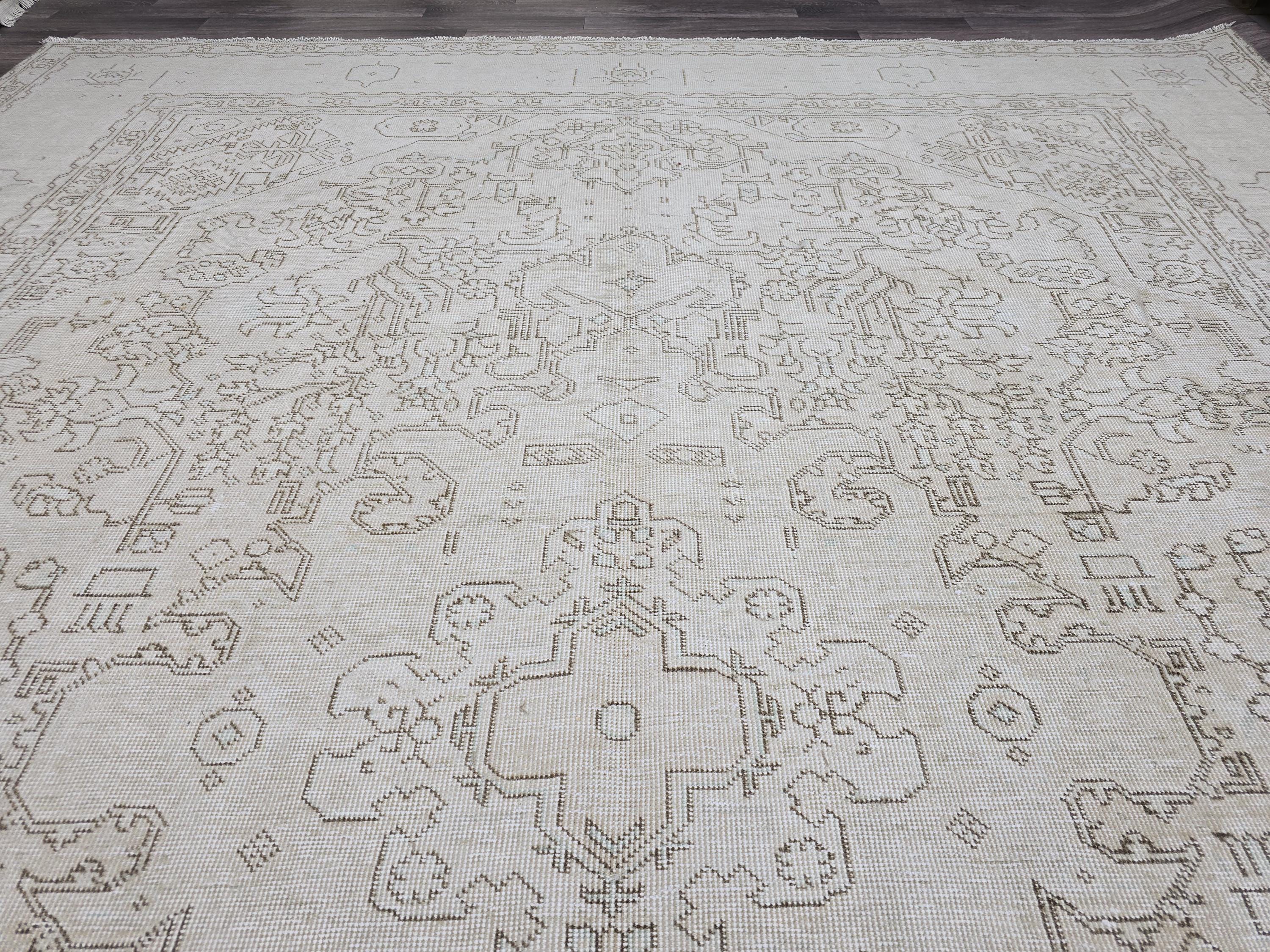 Vintage Cream Oushak Rug 9x12: Handmade Turkish Wool Area Rug