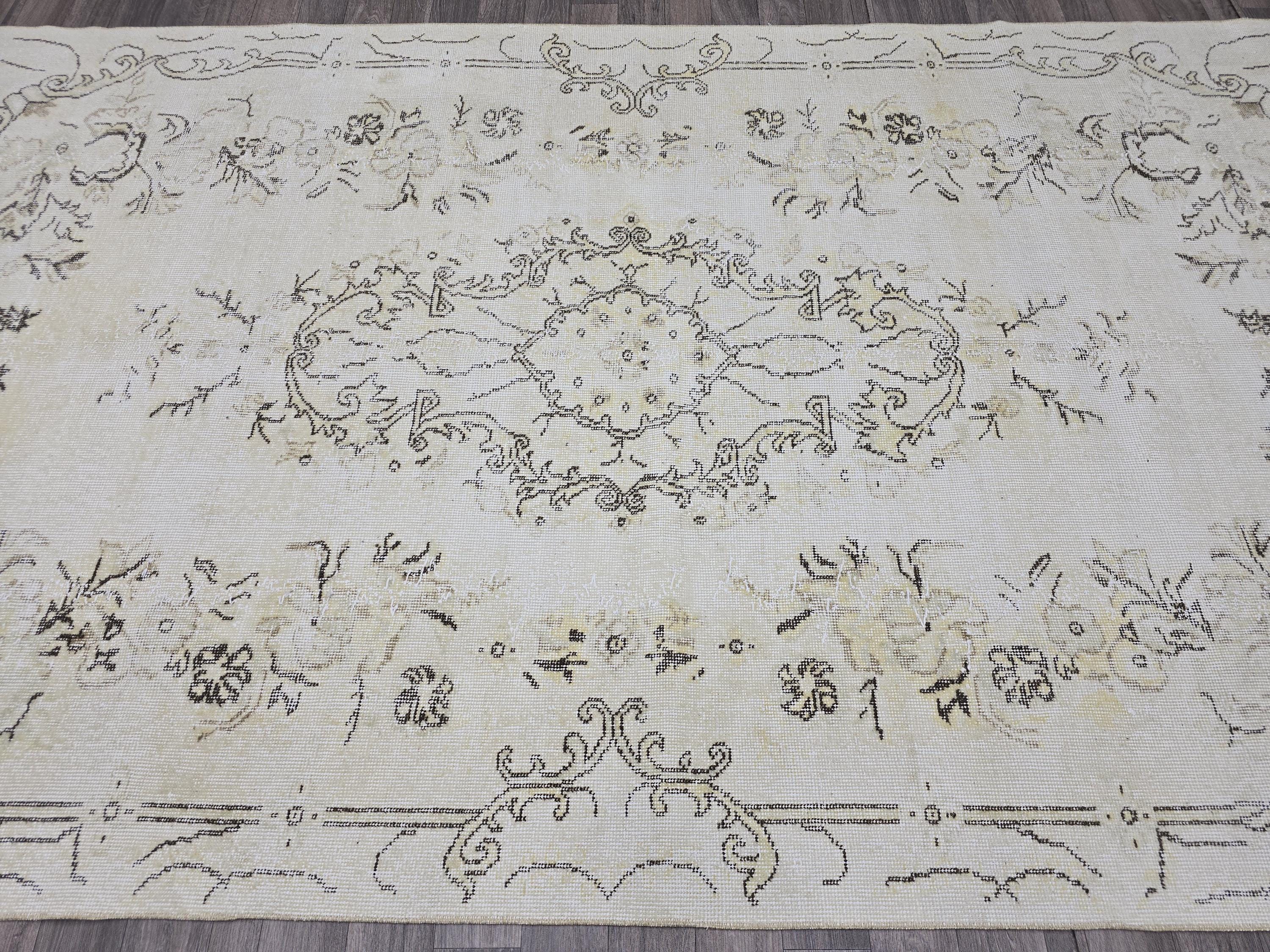 6x9 Vintage Turkish Oushak Rug: Hand-Knotted Wool Area Rug