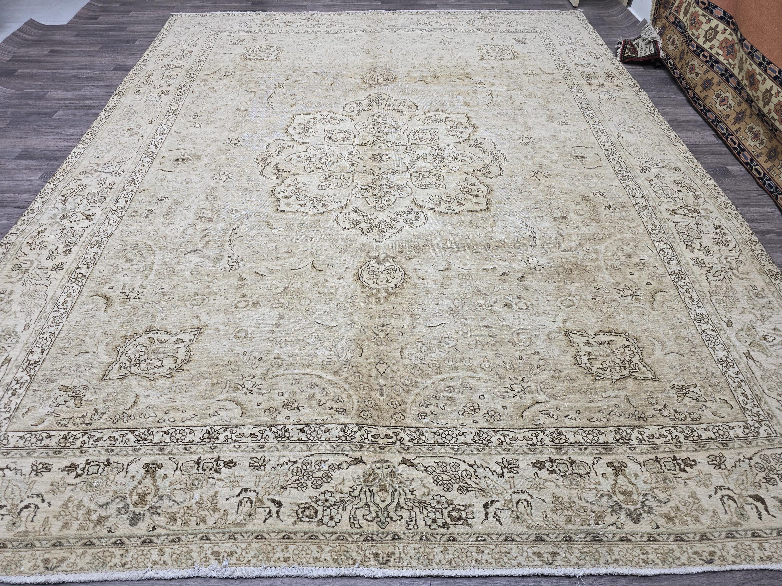 Oversize Oushak Wool Rug 10x13: Vintage Turkish Area Rug