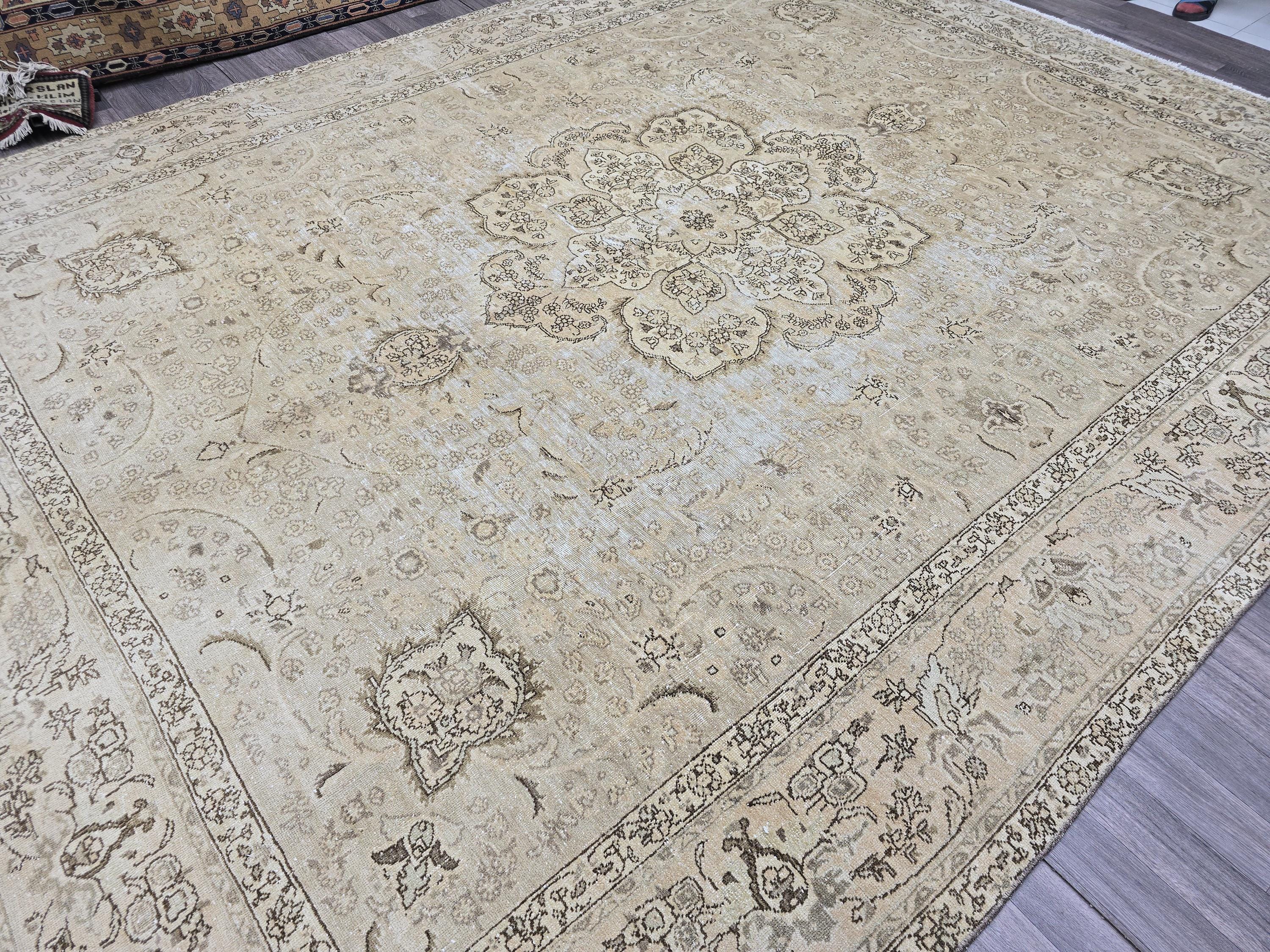 Oversize Oushak Wool Rug 10x13: Vintage Turkish Area Rug