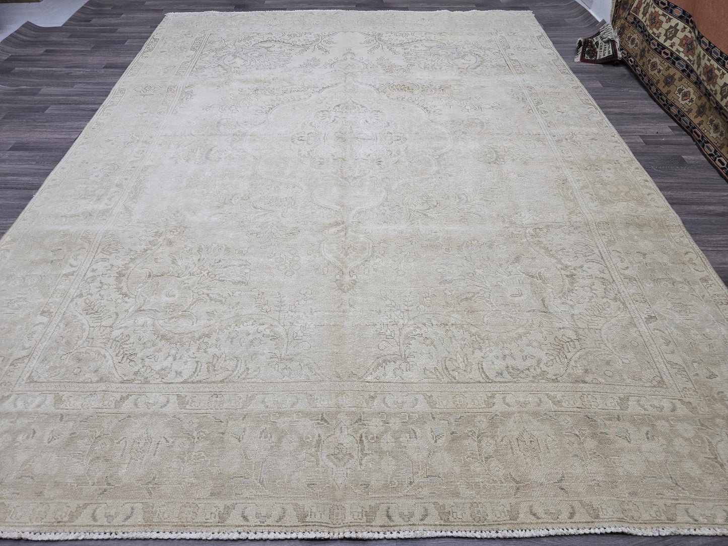 Antique Ivory Persian Rug 9x13: Handwoven Wool Floral Carpet