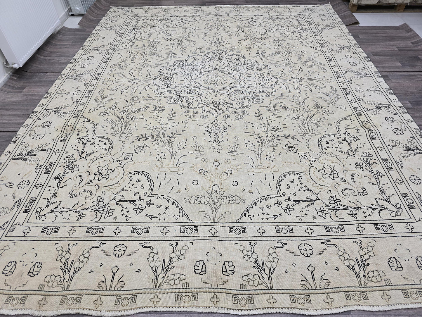 Vintage Rug 10x12 - Oversize Muted Vintage Cream Turkish Area Rug - Neutral Oriental Carpet