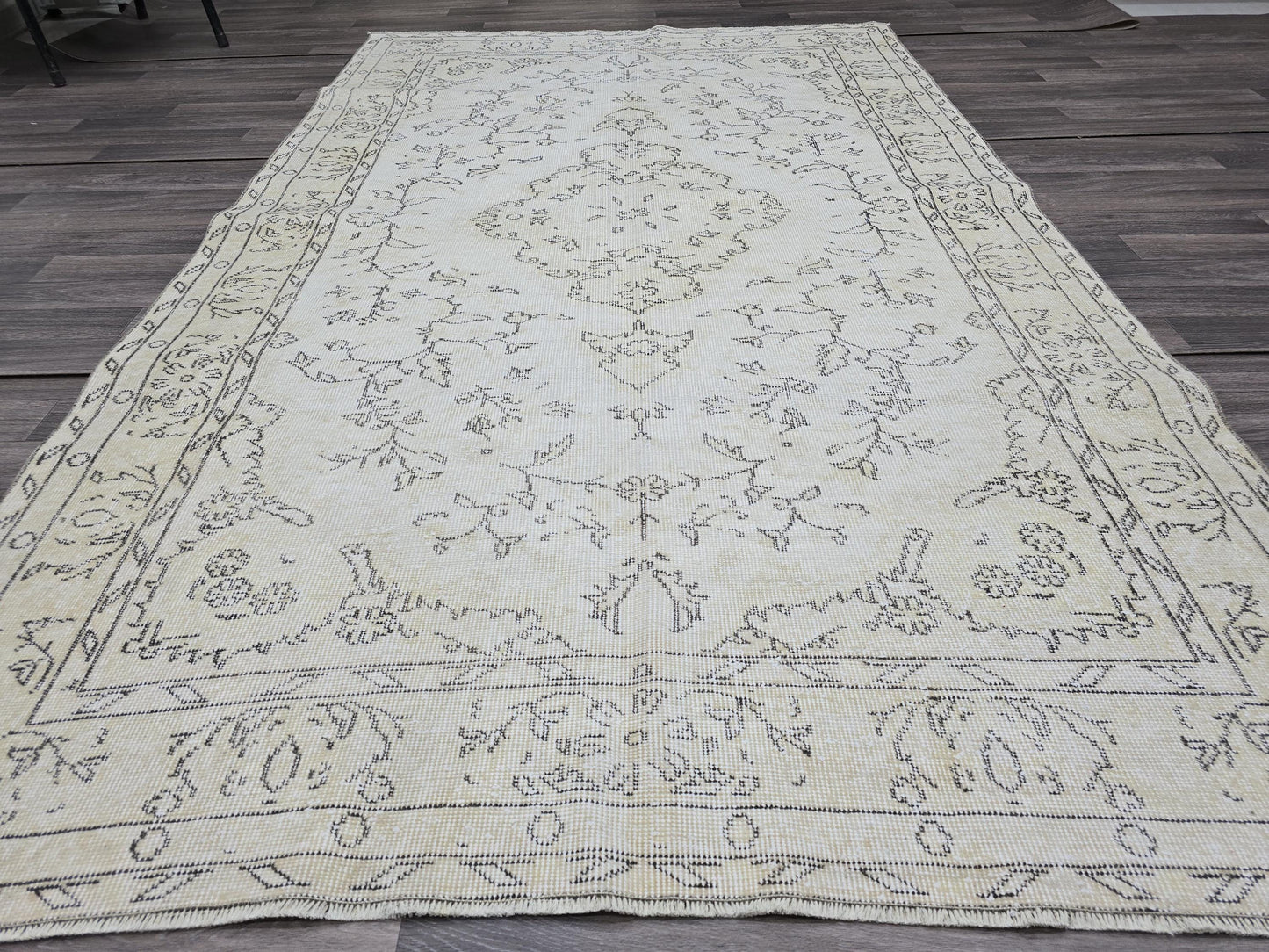 Vintage Turkish Oushak Rug: 5x9 Cream Floral Wool Carpet