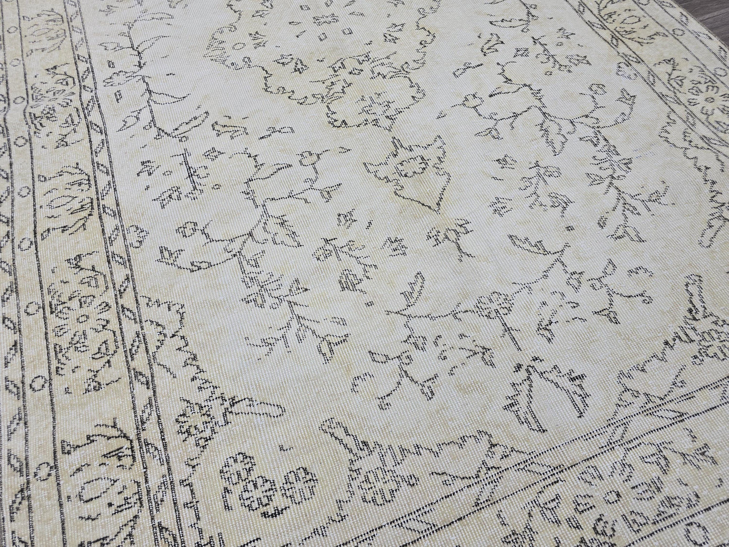 Vintage Turkish Oushak Rug: 5x9 Cream Floral Wool Carpet
