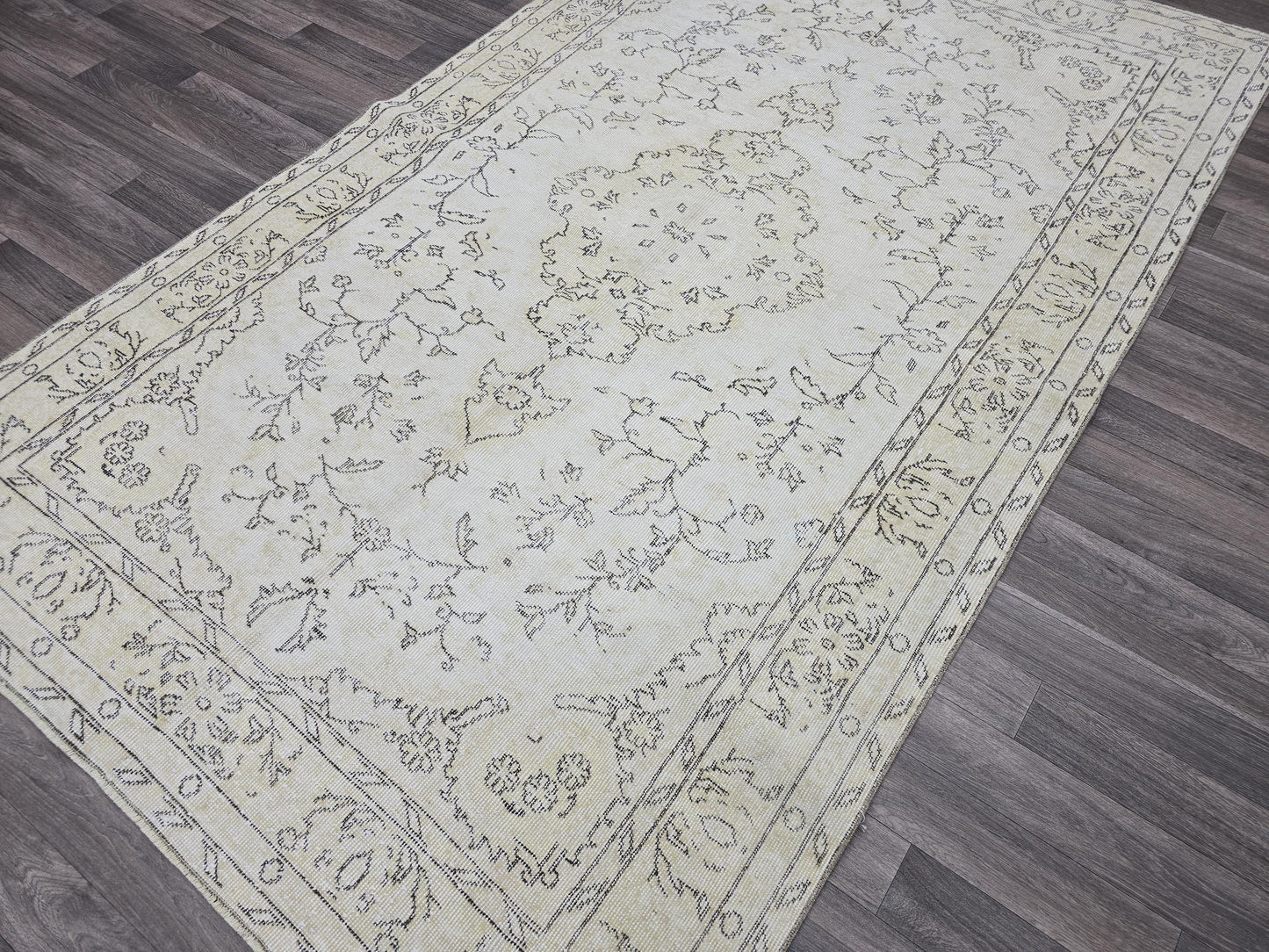 Vintage Turkish Oushak Rug: 5x9 Cream Floral Wool Carpet