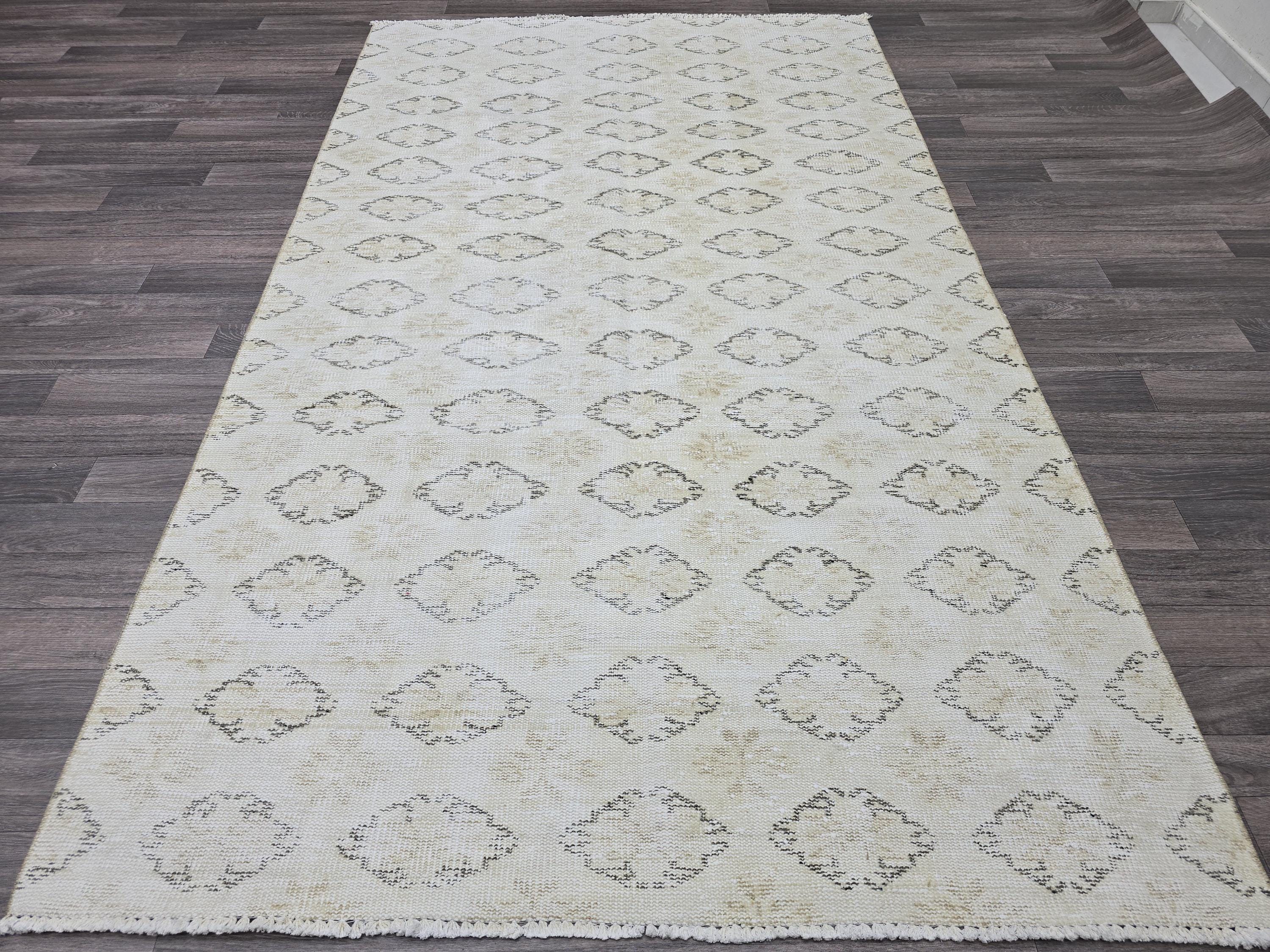 Vintage Oushak Rug 5x8: Cream Wool Diamond Pattern Turkish Carpet
