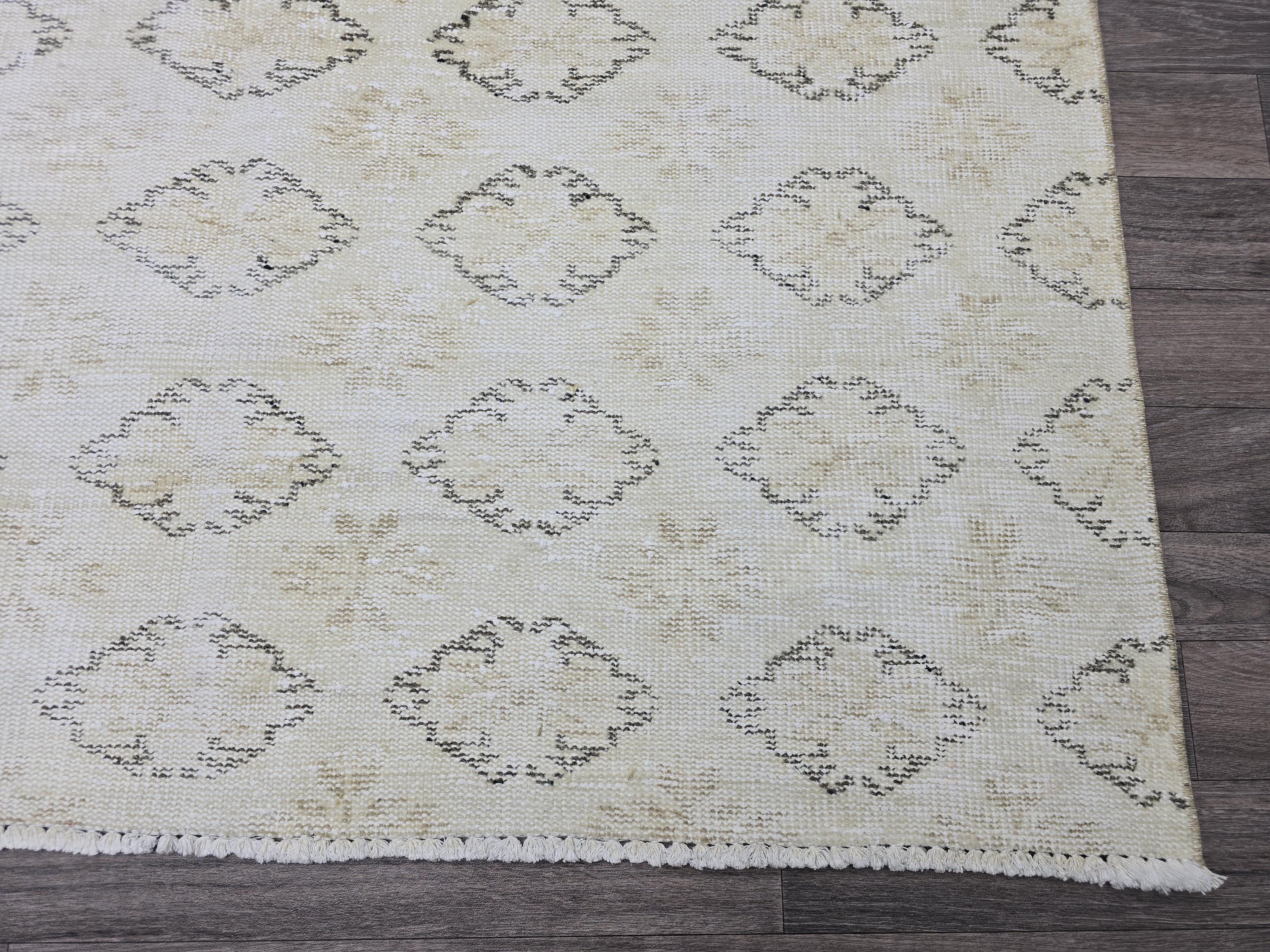Vintage Oushak Rug 5x8: Cream Wool Diamond Pattern Turkish Carpet