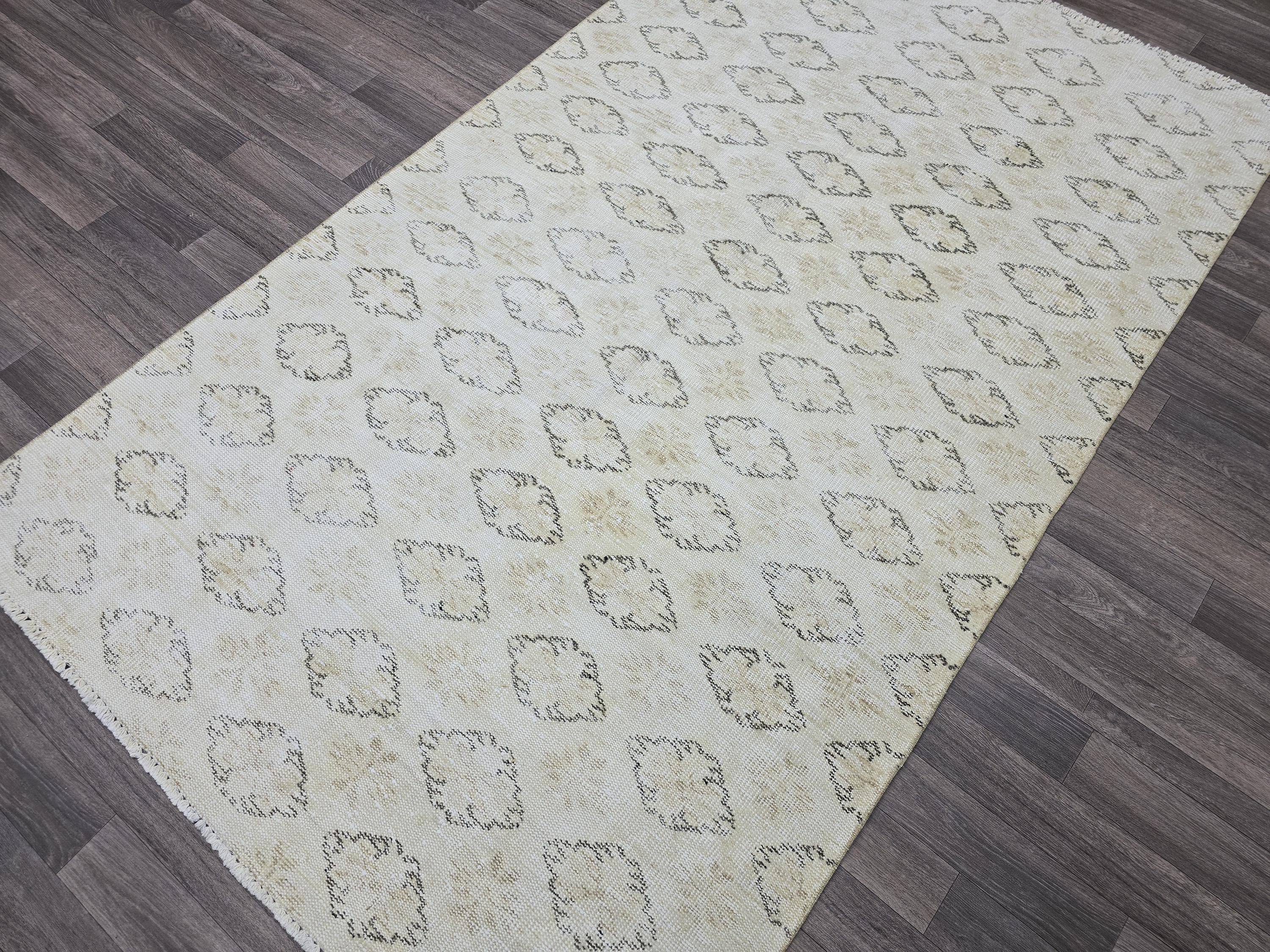 Vintage Oushak Rug 5x8: Cream Wool Diamond Pattern Turkish Carpet