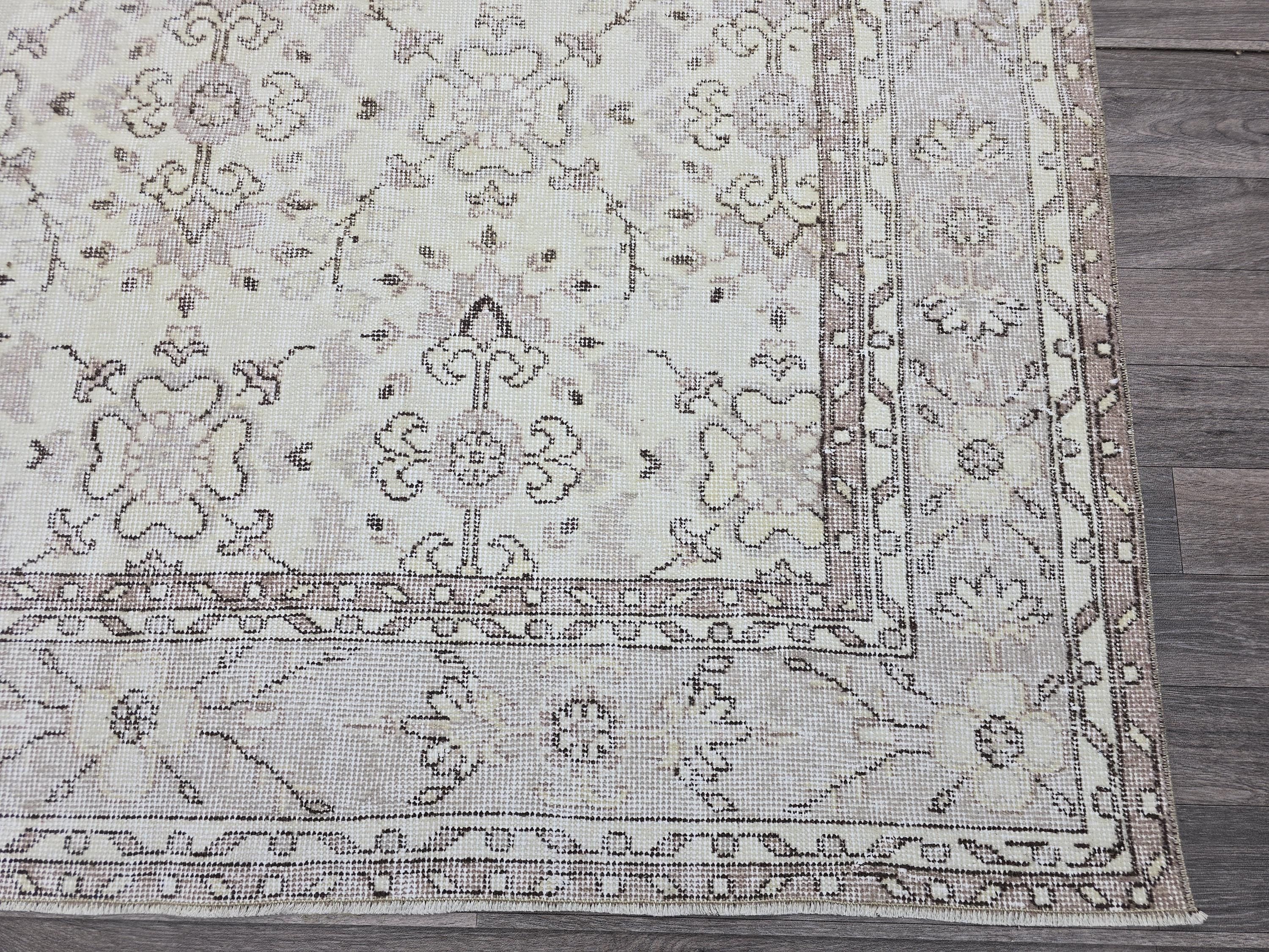 6x9 Vintage Turkish Oushak Rug: Hand-Knotted Wool Cream Floral Carpet