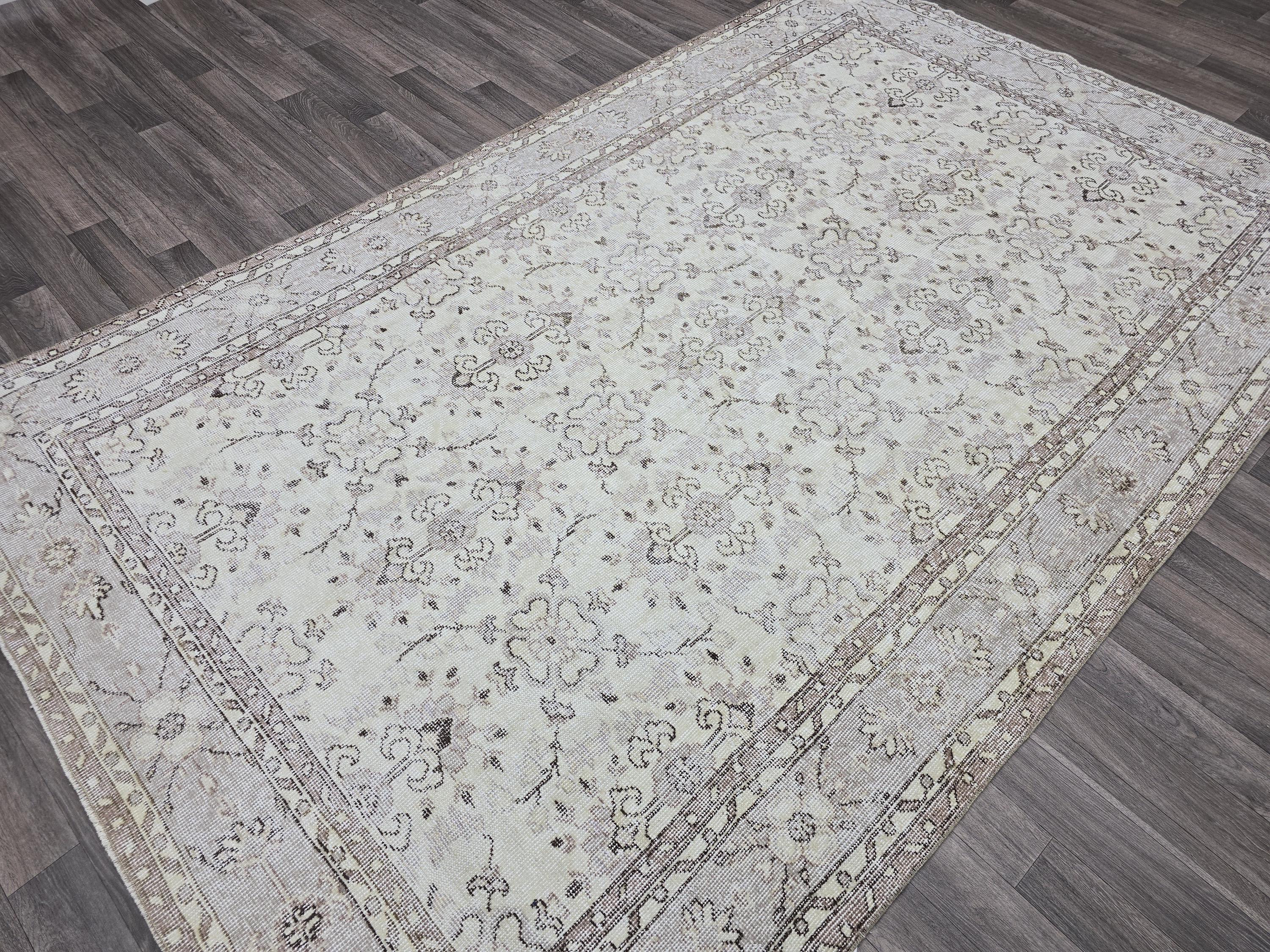 6x9 Vintage Turkish Oushak Rug: Hand-Knotted Wool Cream Floral Carpet
