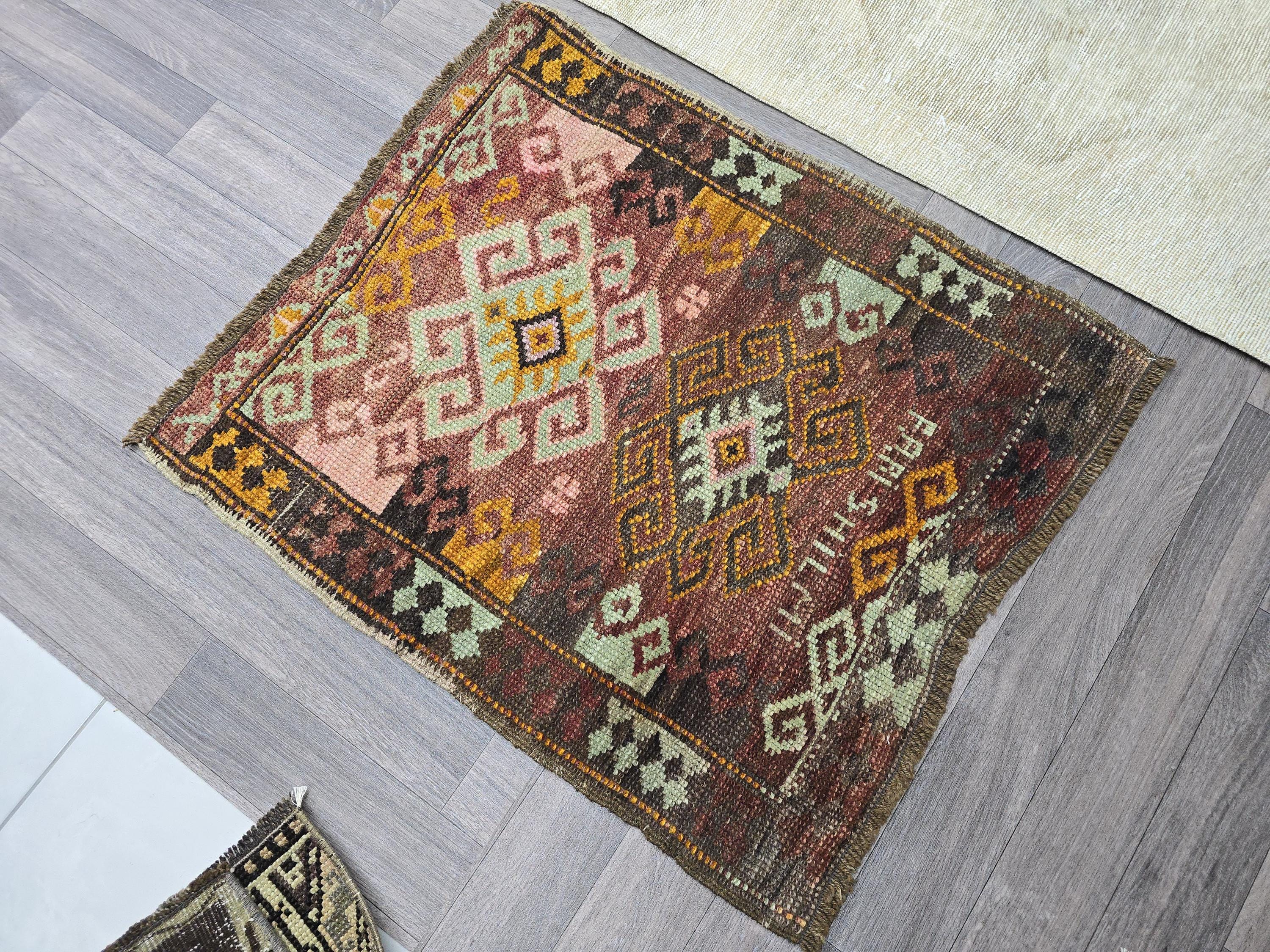 Antique Turkish Wool Rug: Small Oushak Yastik Doormat