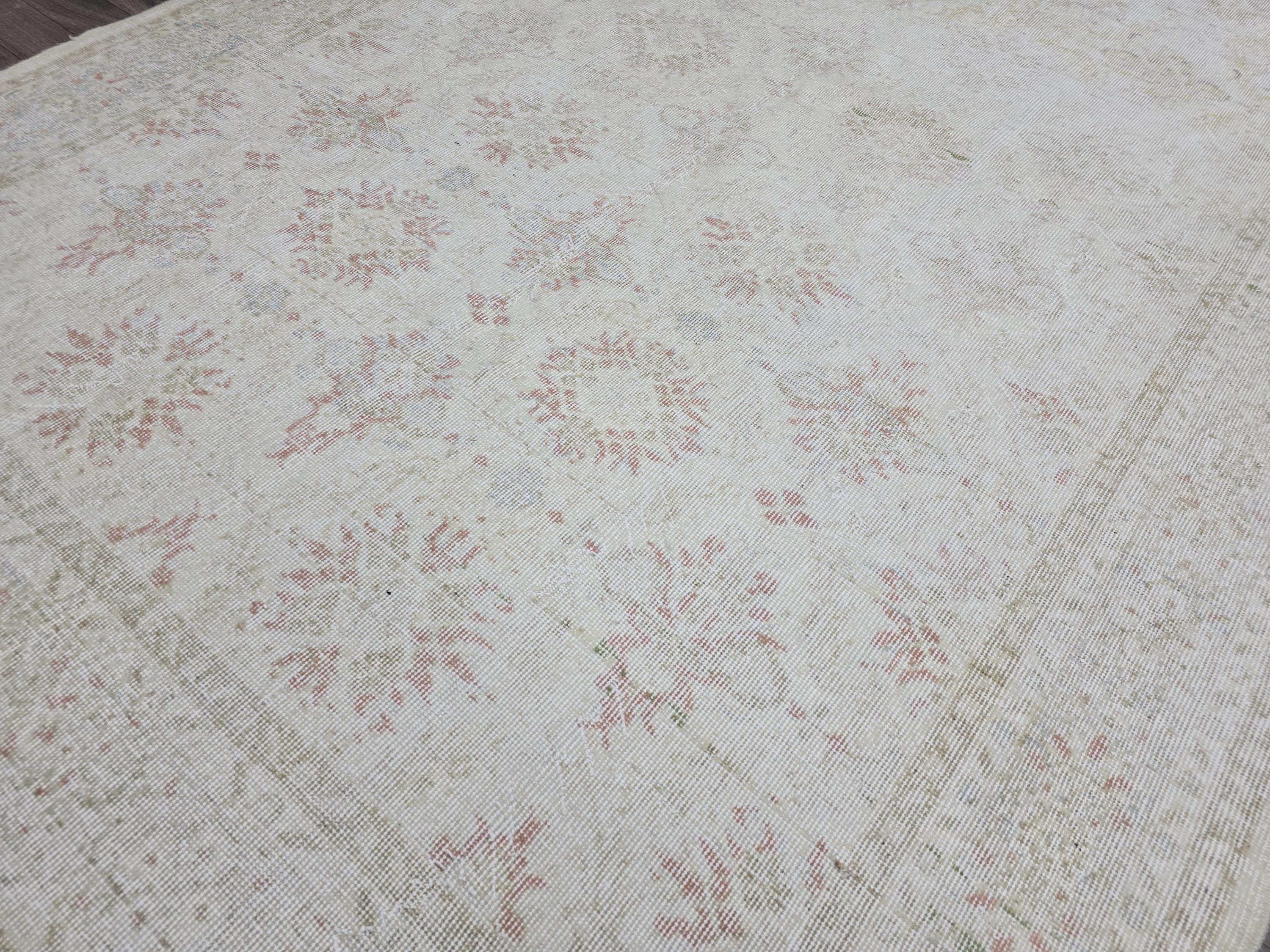 Large Vintage Oushak Rug: Hand-Knotted Wool, Floral Design (6.45x10.15 ft)