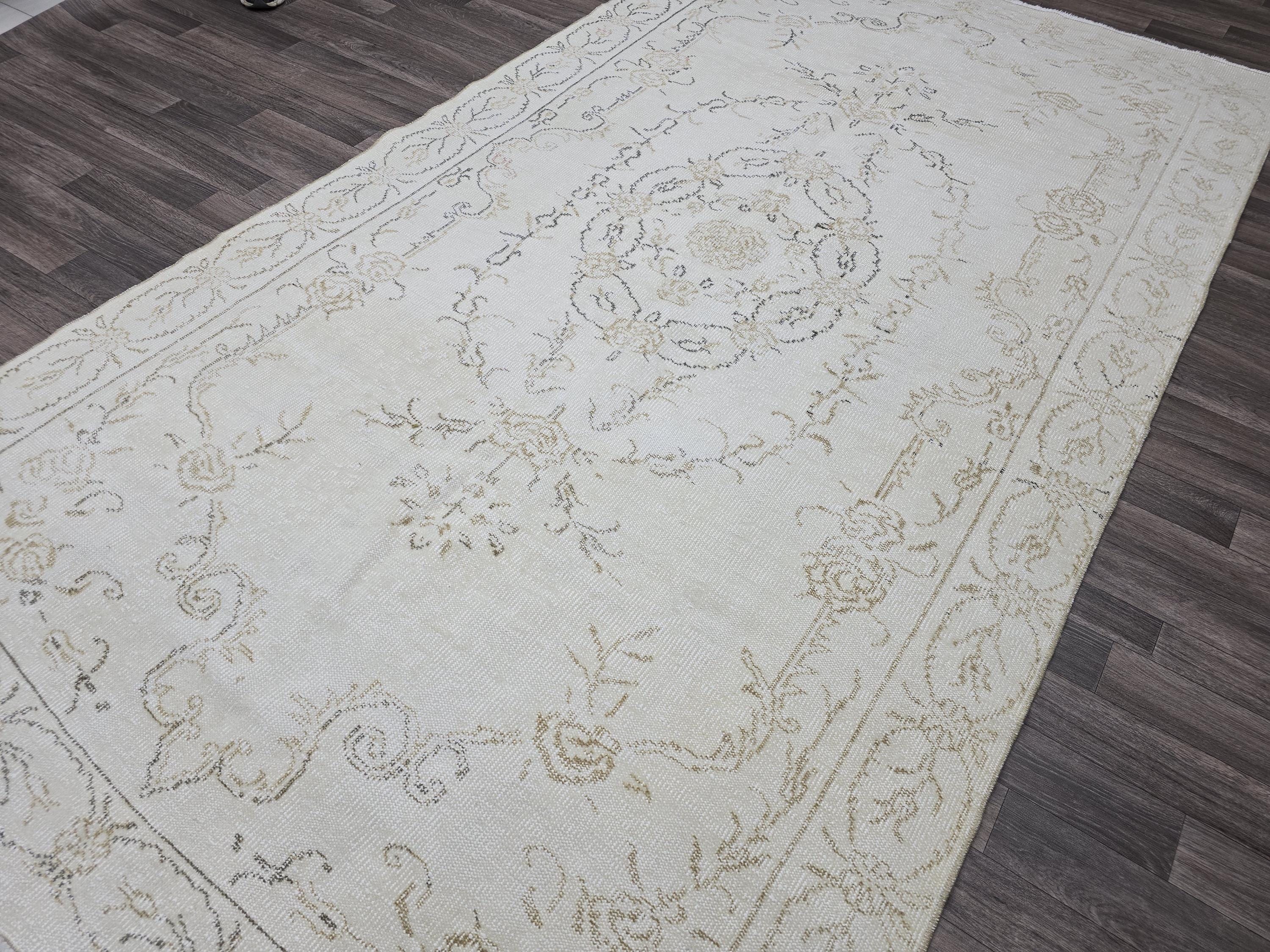 Hand Knotted Oushak Rug 6x10: Vintage Turkish Wool Cream Floral Carpet