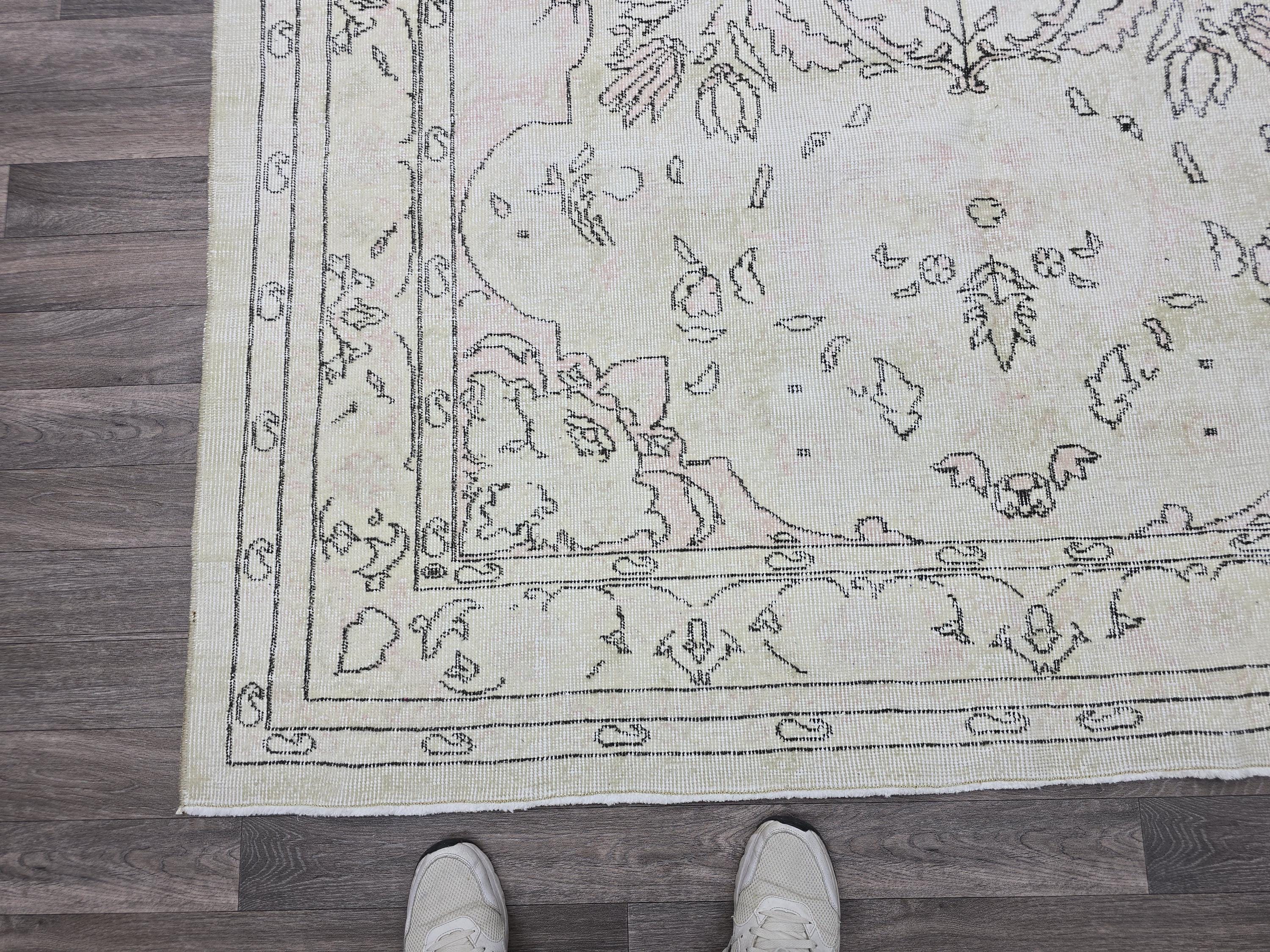 Handwoven Vintage Area Rug (5.70x9.80 ft): Bohemian Home Decor