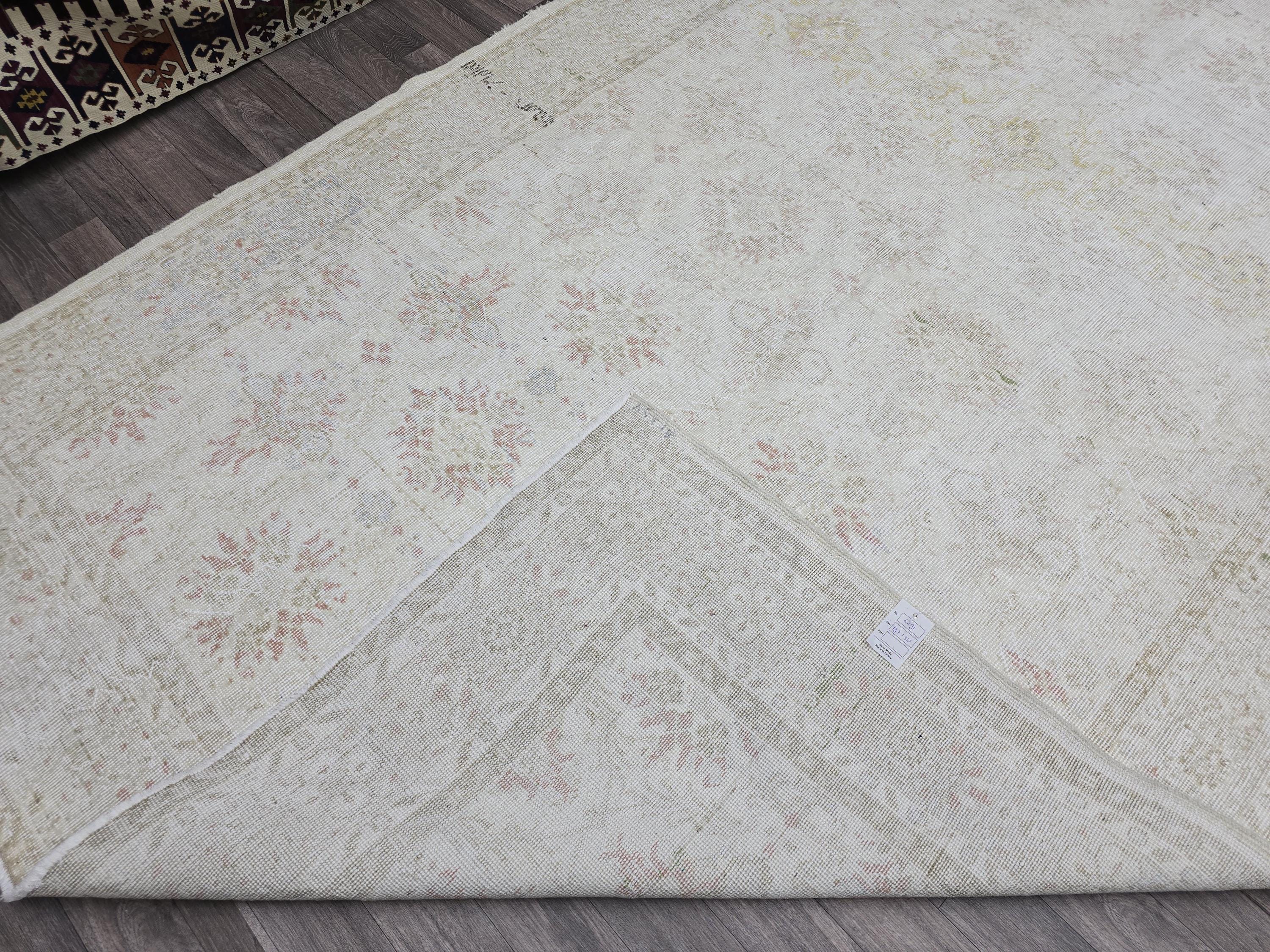 Large Vintage Oushak Rug: Hand-Knotted Wool, Floral Design (6.45x10.15 ft)