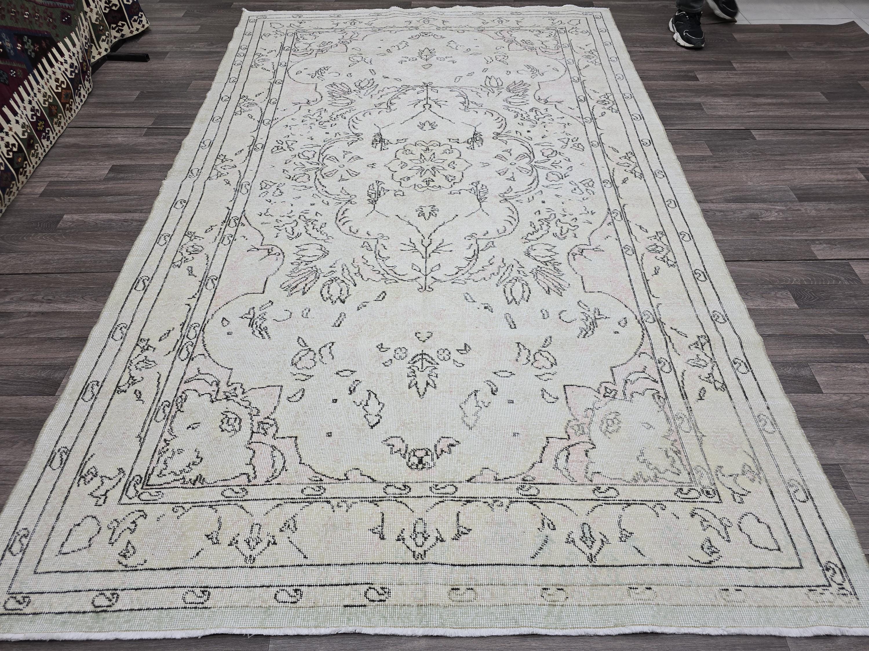 Handwoven Vintage Area Rug (5.70x9.80 ft): Bohemian Home Decor