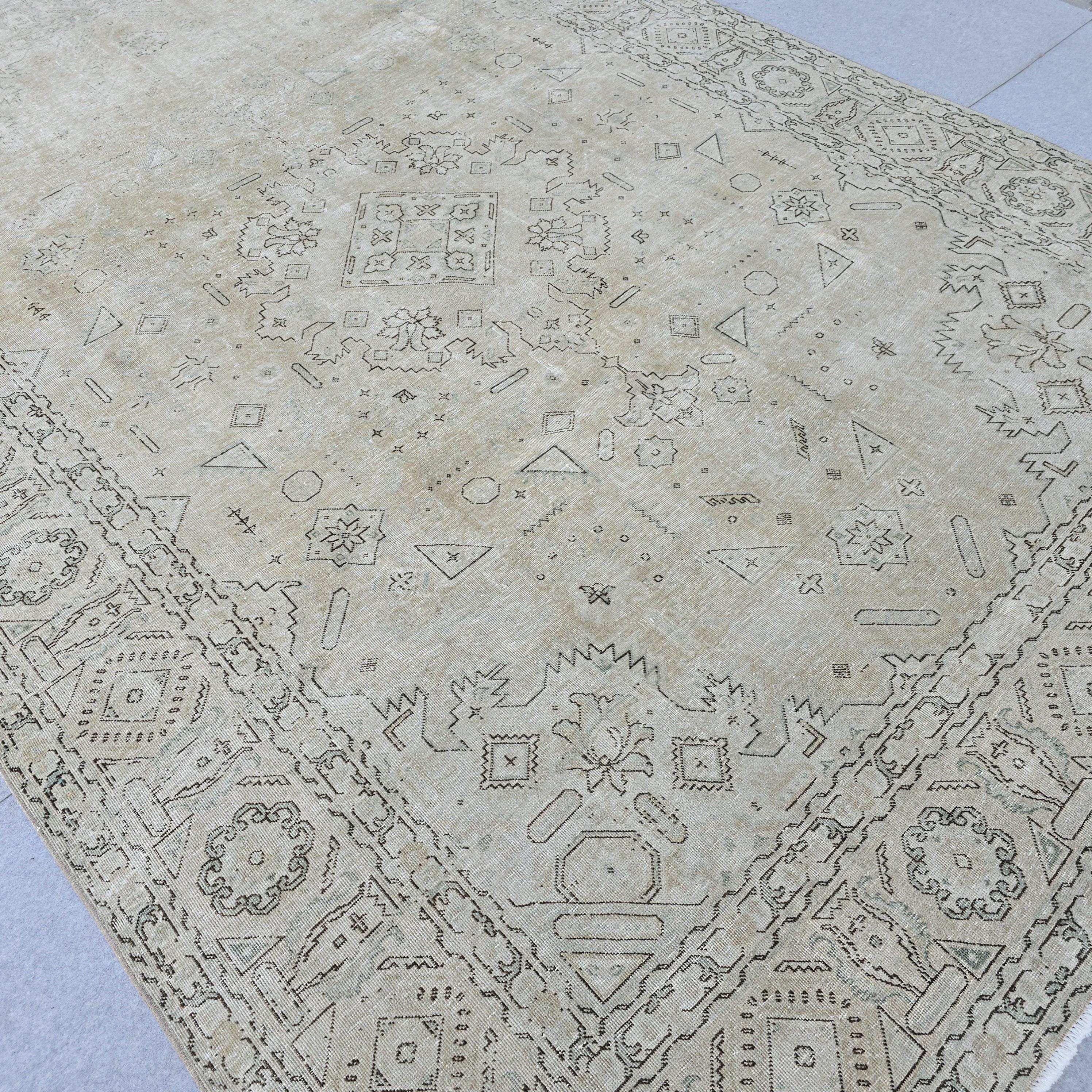 8x11 ft Hand-Knotted Turkish Oushak Rug: Neutral Wool Saloon Carpet