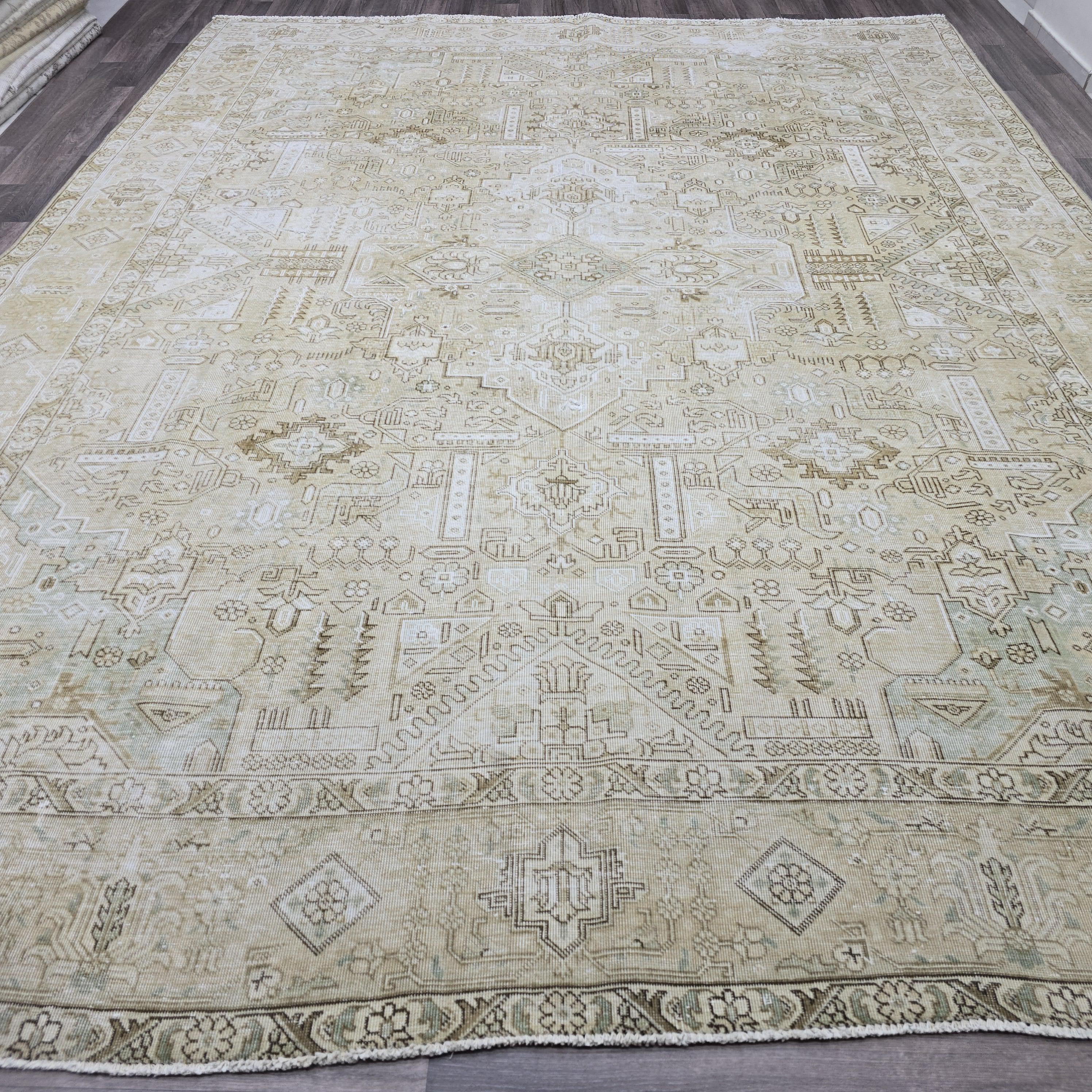 Oversized Oushak Rug 10x12: Hand-Knotted Wool Oriental Carpet