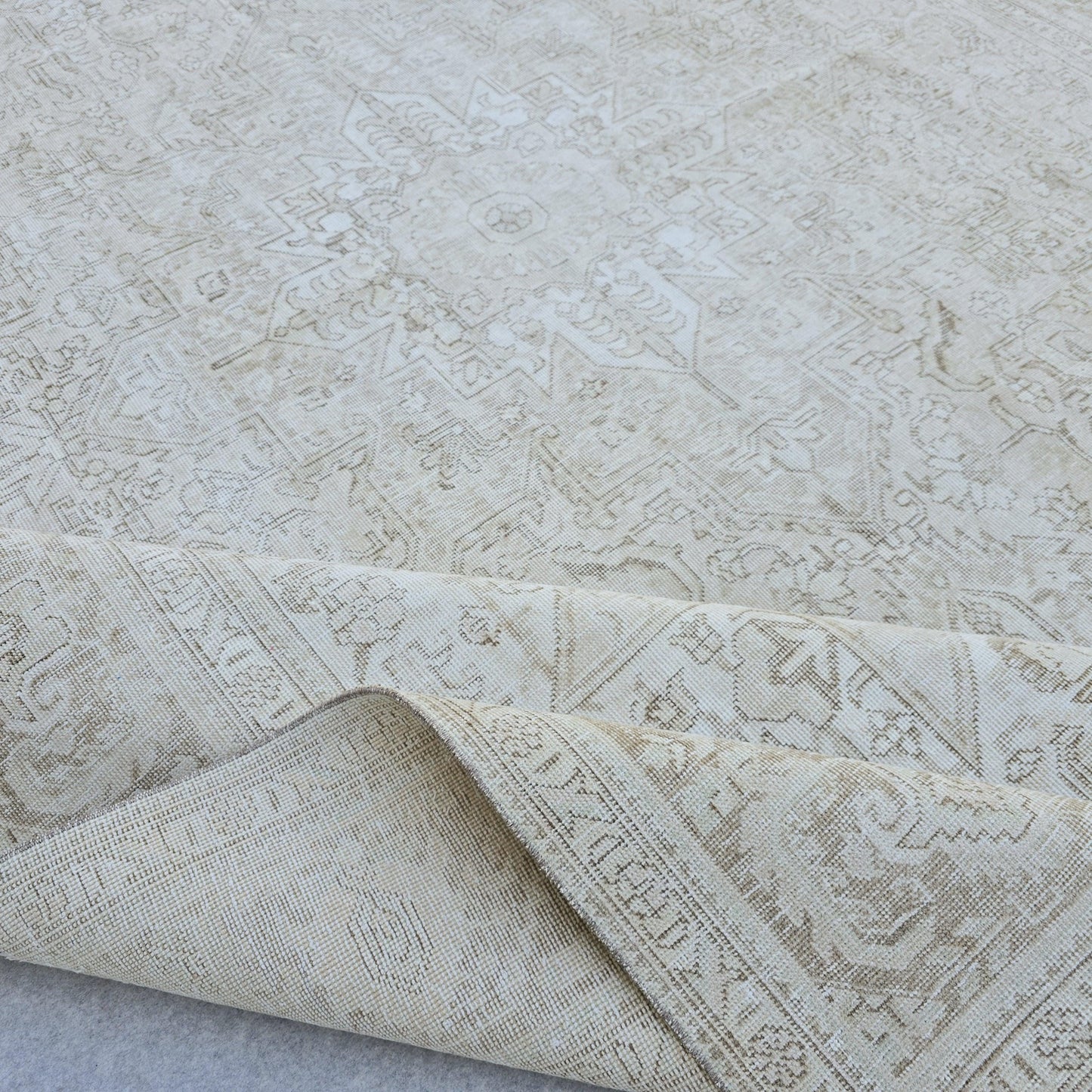 Oversize Neutral Turkish Rug 9x12: Vintage Oushak, Beige Cream Wool