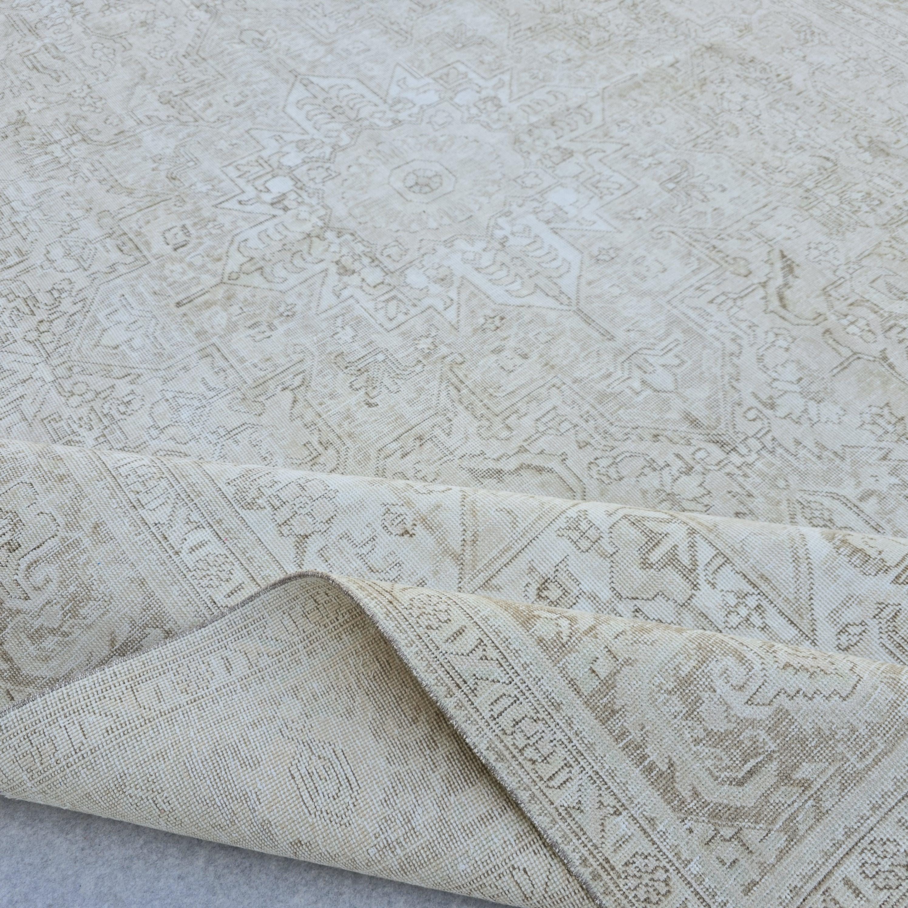 Oversize Neutral Turkish Rug 9x12: Vintage Oushak, Beige Cream Wool