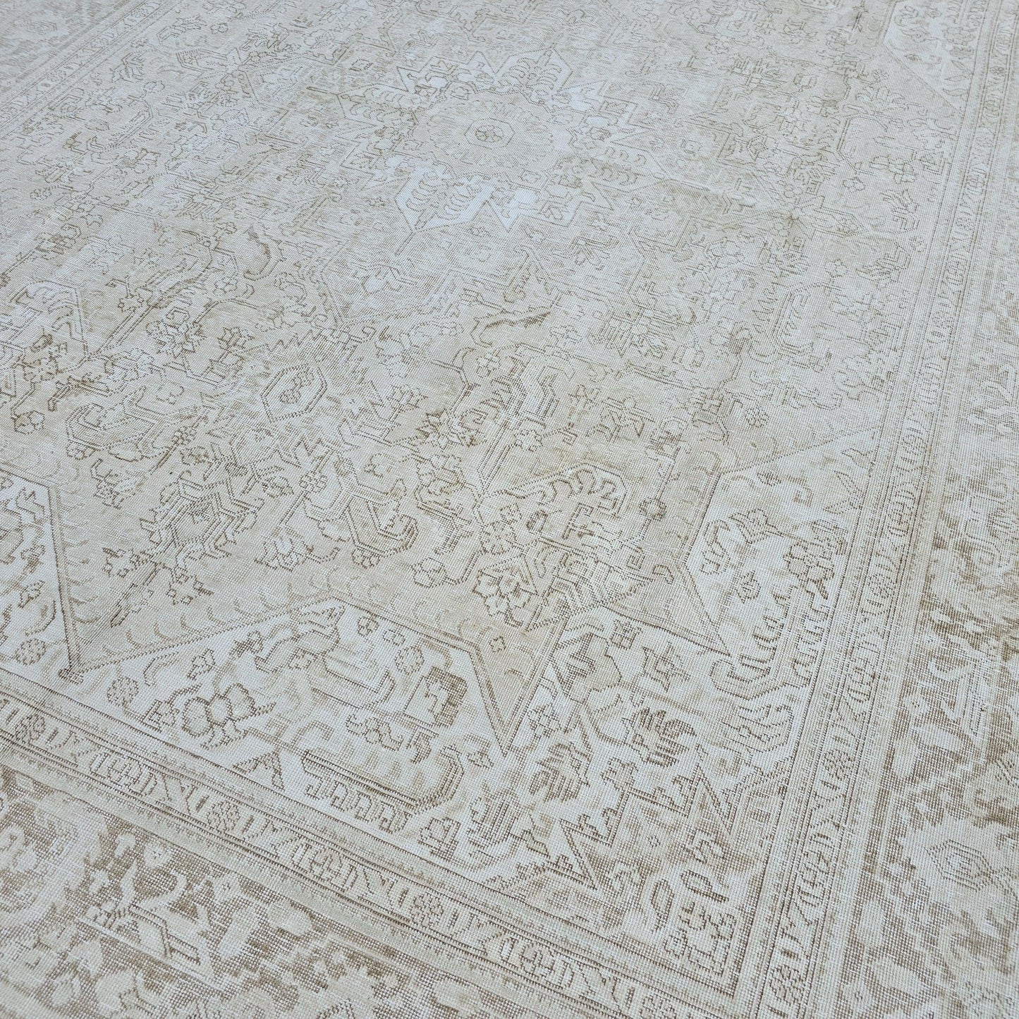 Oversize Neutral Turkish Rug 9x12: Vintage Oushak, Beige Cream Wool