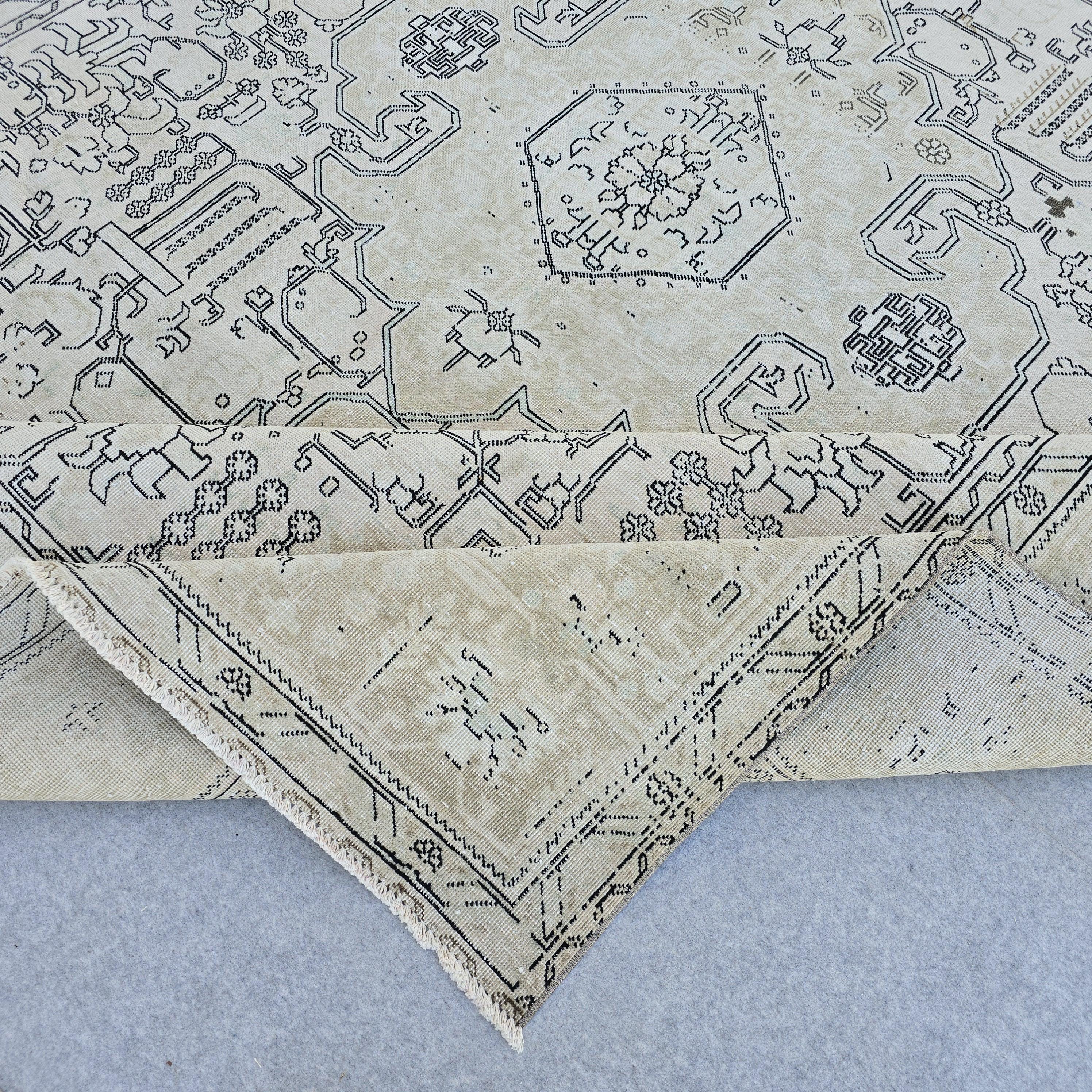 Oversized Neutral Oushak Rug 10x12: Vintage Persian Style