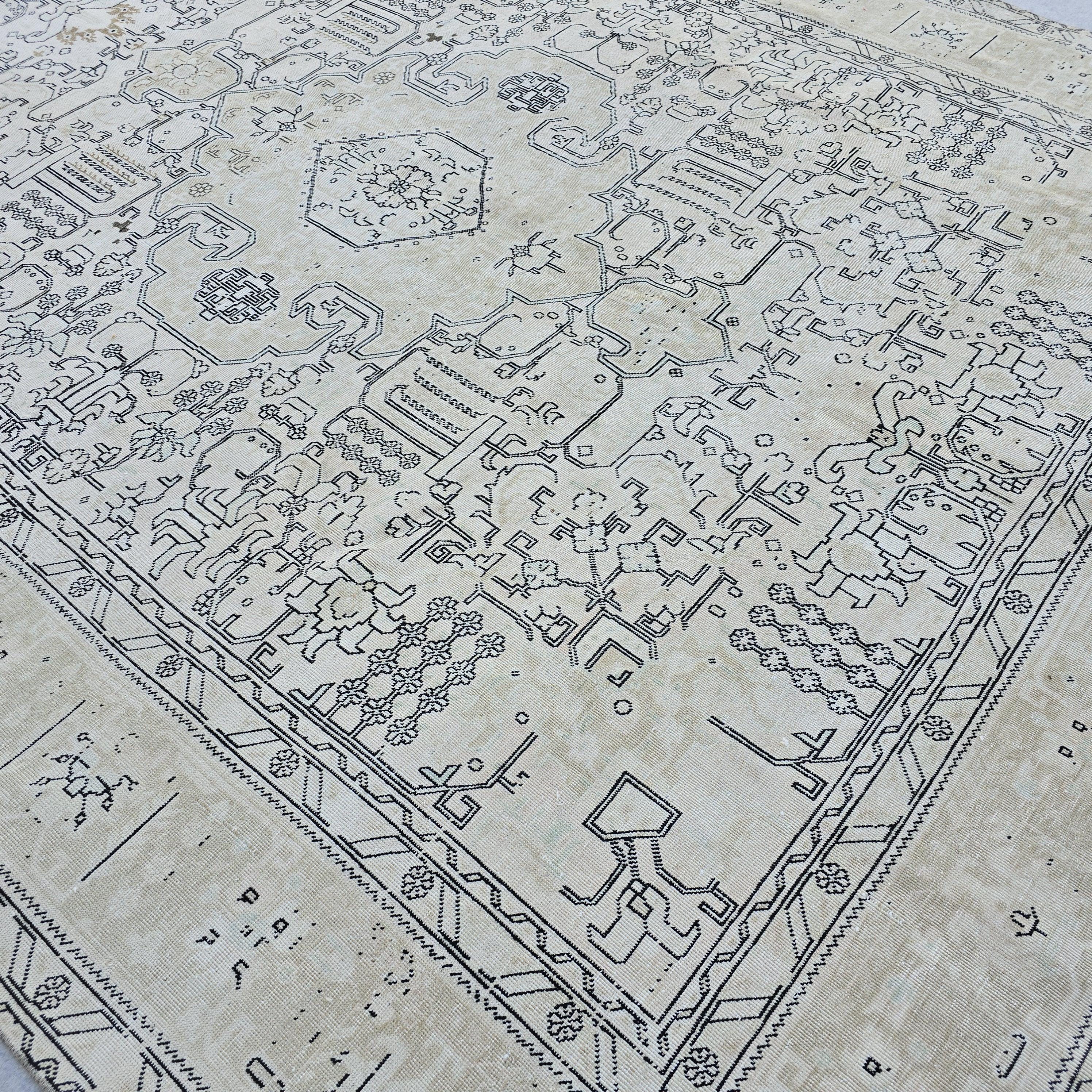 Oversized Neutral Oushak Rug 10x12: Vintage Persian Style