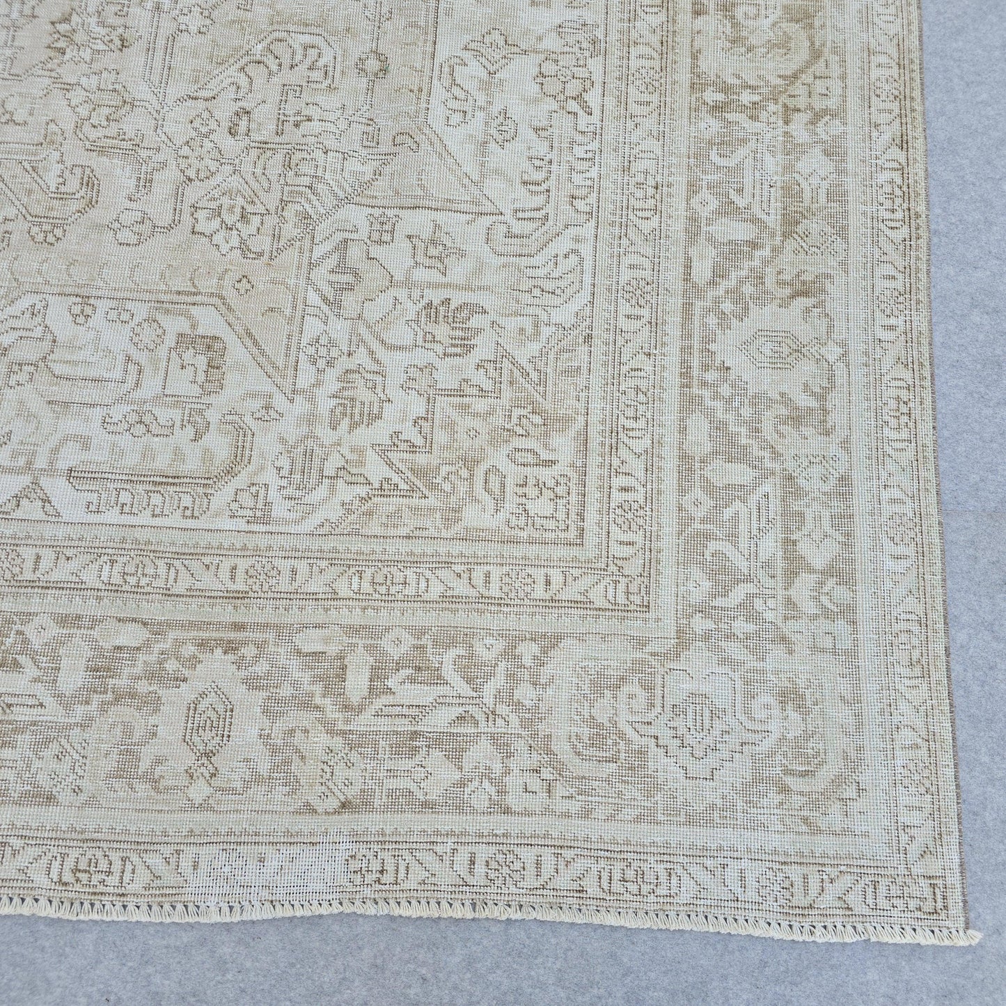 Oversize Neutral Turkish Rug 9x12: Vintage Oushak, Beige Cream Wool