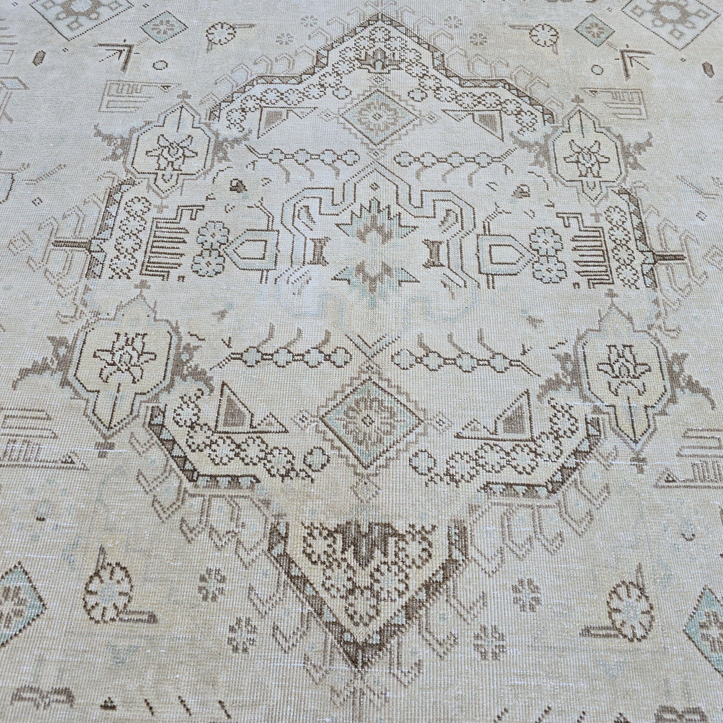 Large Neutral Oushak Rug 9x12: Vintage Turkish Wool Carpet